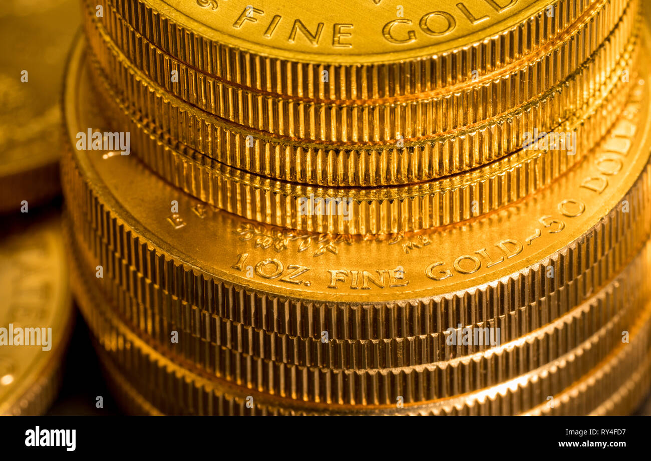 Stapel von US Treasury eine Unze Gold Eagle Münzen Stockfoto
