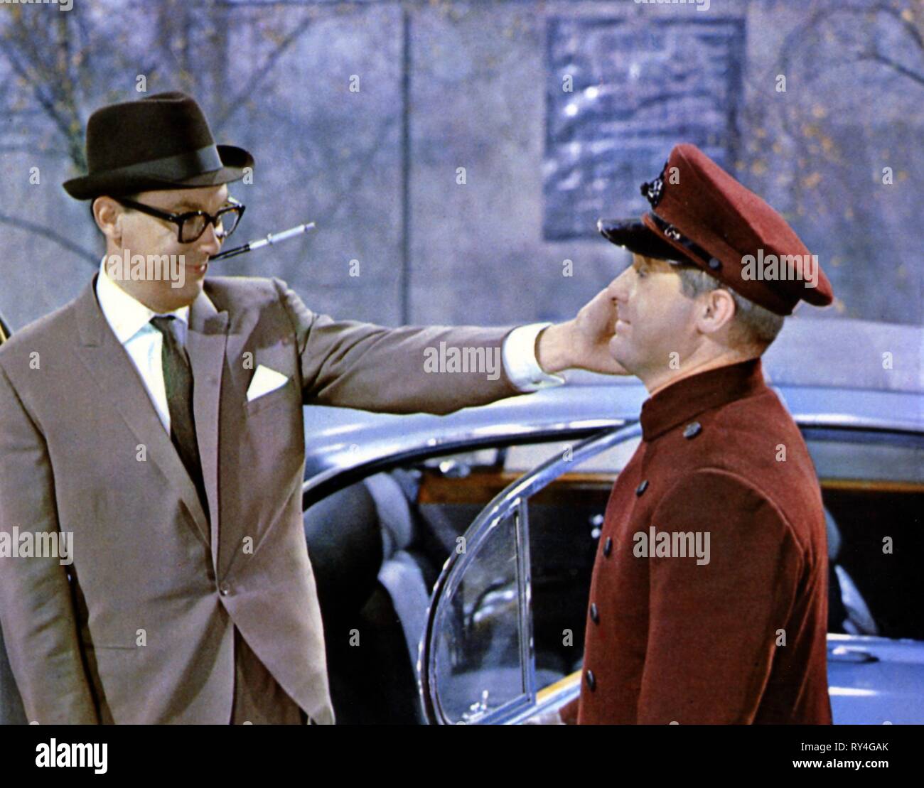 MORECAMBE, kluge, intelligente Männer, 1965 Stockfoto