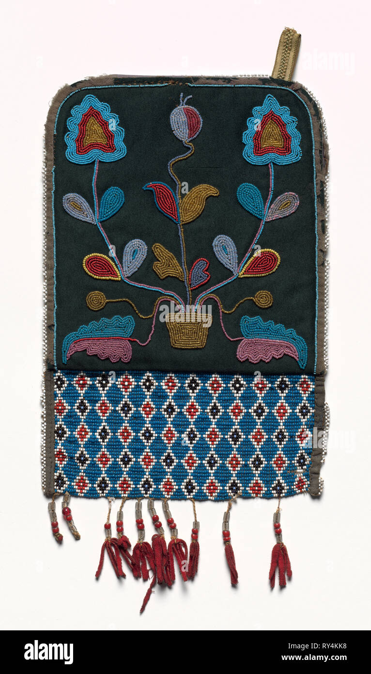 Beutel, 1850-1900. Plains oder Nordöstliches Waldland, Nehiyawak (Cree) oder Metis Menschen. Beadwork auf Stoff; gesamt: 30,5 x 20,4 cm (12 x 8 1/16 Zoll Stockfoto