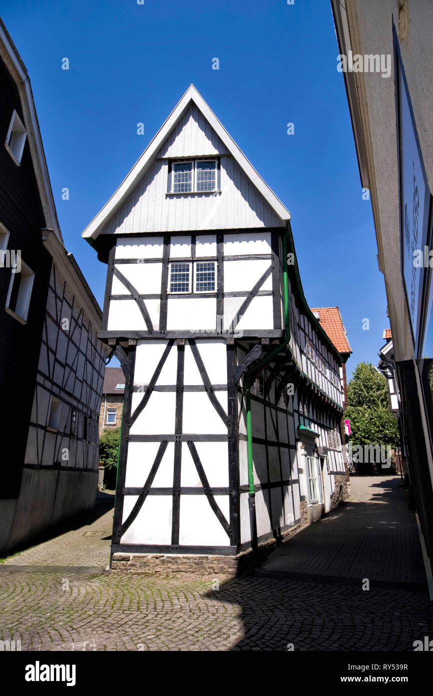 Das sogenannte Buegeleisen Haus (seit 1611) in der Hattiger Altstadt beinhaltet heute das Museeum des Heimatvereins Stockfoto