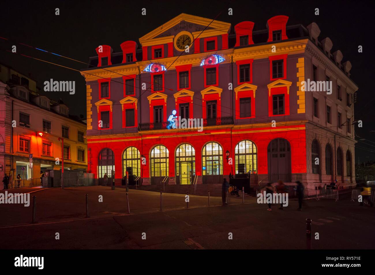 Frankreich, Rhone, Lyon, historische Stätte als Weltkulturerbe von der UNESCO, Presqu'ile, die Fete des Lumieres (Festival), zeigen von Flshka Design auf der Fassade des Bahnhofs Saint-Paul Stockfoto