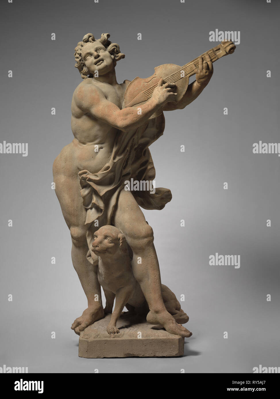 Orpheus und Cerberus, C. 1765. Ferdinand Dietz (Deutsch, 1708-1777). Sandstein; mit Fuß: 304,8 cm (120 in.); Basis: 38,1 x 102,9 x 102,9 cm (15 x 40 1/2 x 40 1/2 in.); ohne Sockel: 182,9 x 106,7 x 61 cm (72 x 42 x 24 in.); Sockel: 89,5 x 88,9 x 88,9 cm (35 1/4 x 35 x 35 in Stockfoto