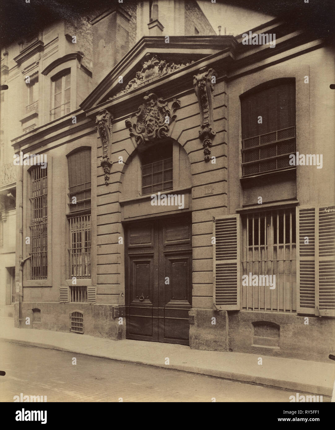 Rue de Hinweis, 1899. Eugène Atget (Französisch, 1857-1927). Eiweiß drucken, Gold Tönen; Bild: 21,9 x 18,1 cm (8 5/8 x 7 1/8 in.); verfilzt: 45,7 x 35,6 cm (18 x 14 Zoll Stockfoto