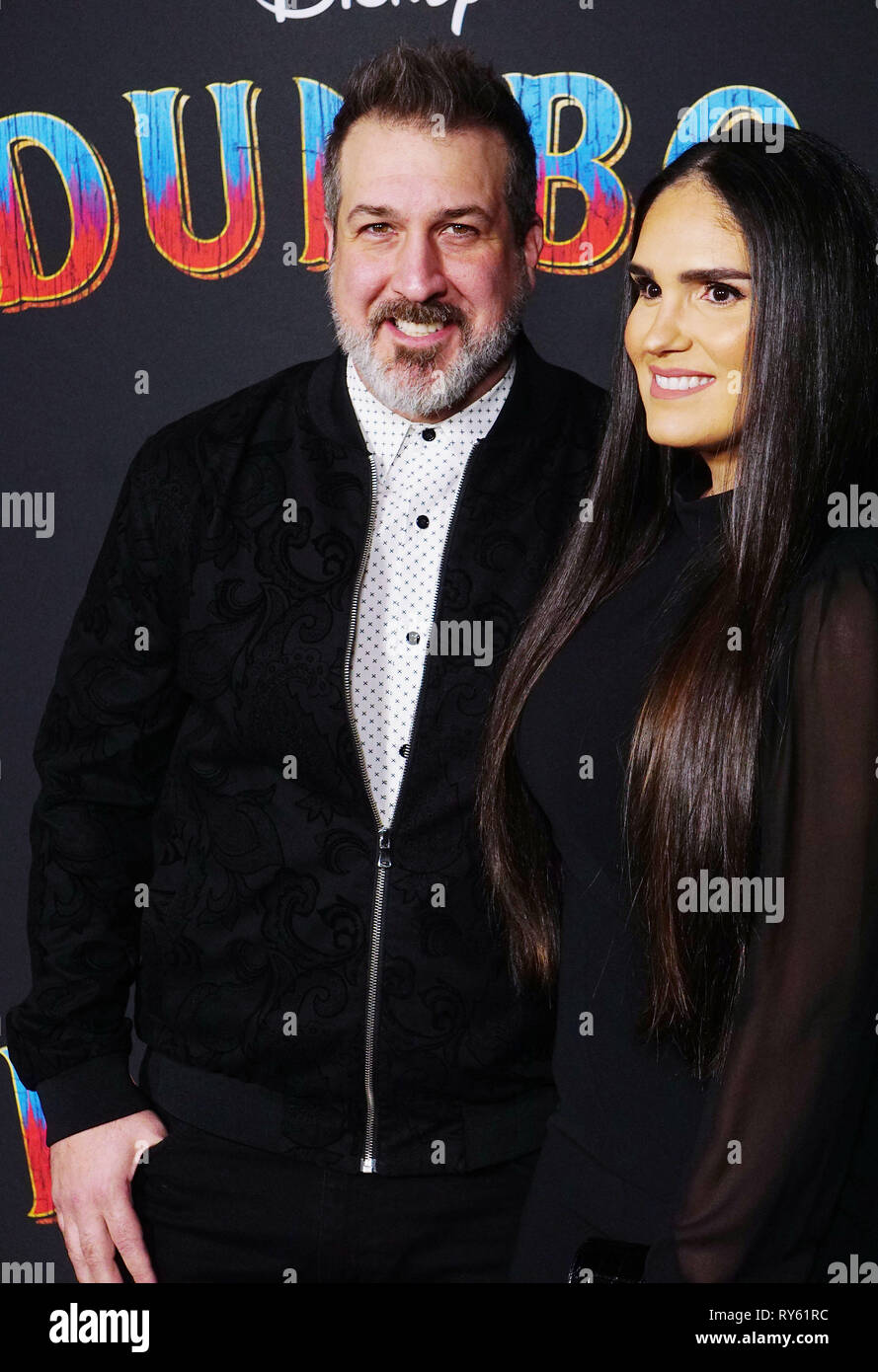 Hollywood, Kalifornien, USA. 11 Mär, 2019. Izabel Araujo, Joey Fatone 038 Besuchen die Premiere von Disney s Dumbo am El Capitan Theatre am 11. März 2019 in Los Angeles, Kalifornien. Credit: Tsuni/USA/Alamy leben Nachrichten Stockfoto