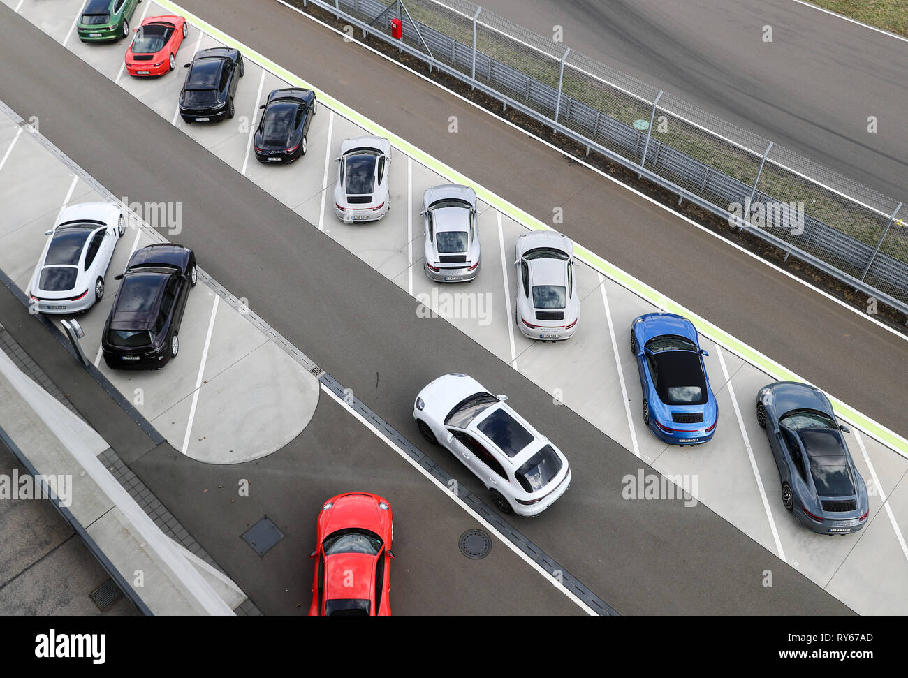 Gelandewagen Teststrecke Stockfotos Und Bilder Kaufen Alamy