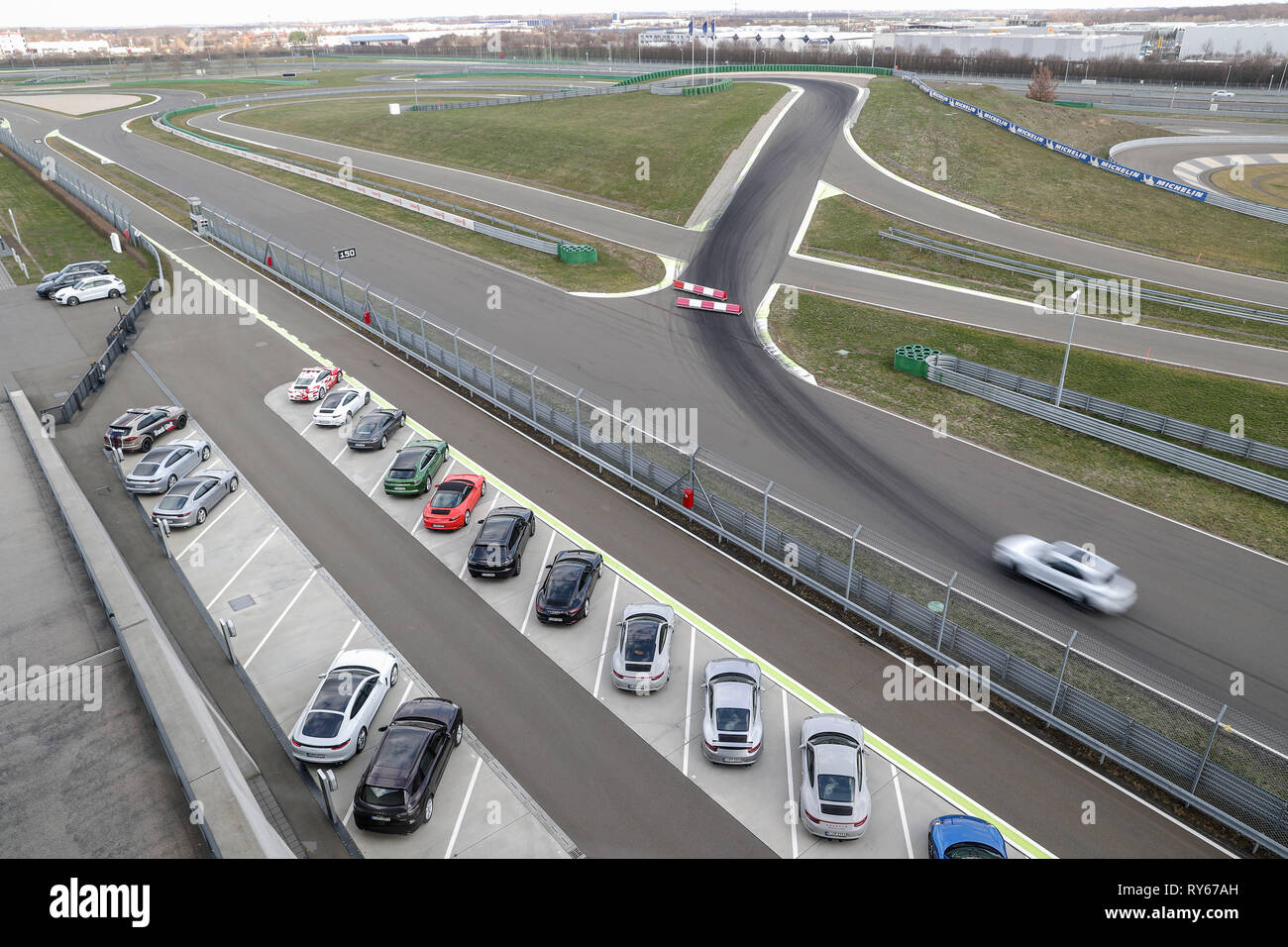 Gelandewagen Teststrecke Stockfotos Und Bilder Kaufen Alamy
