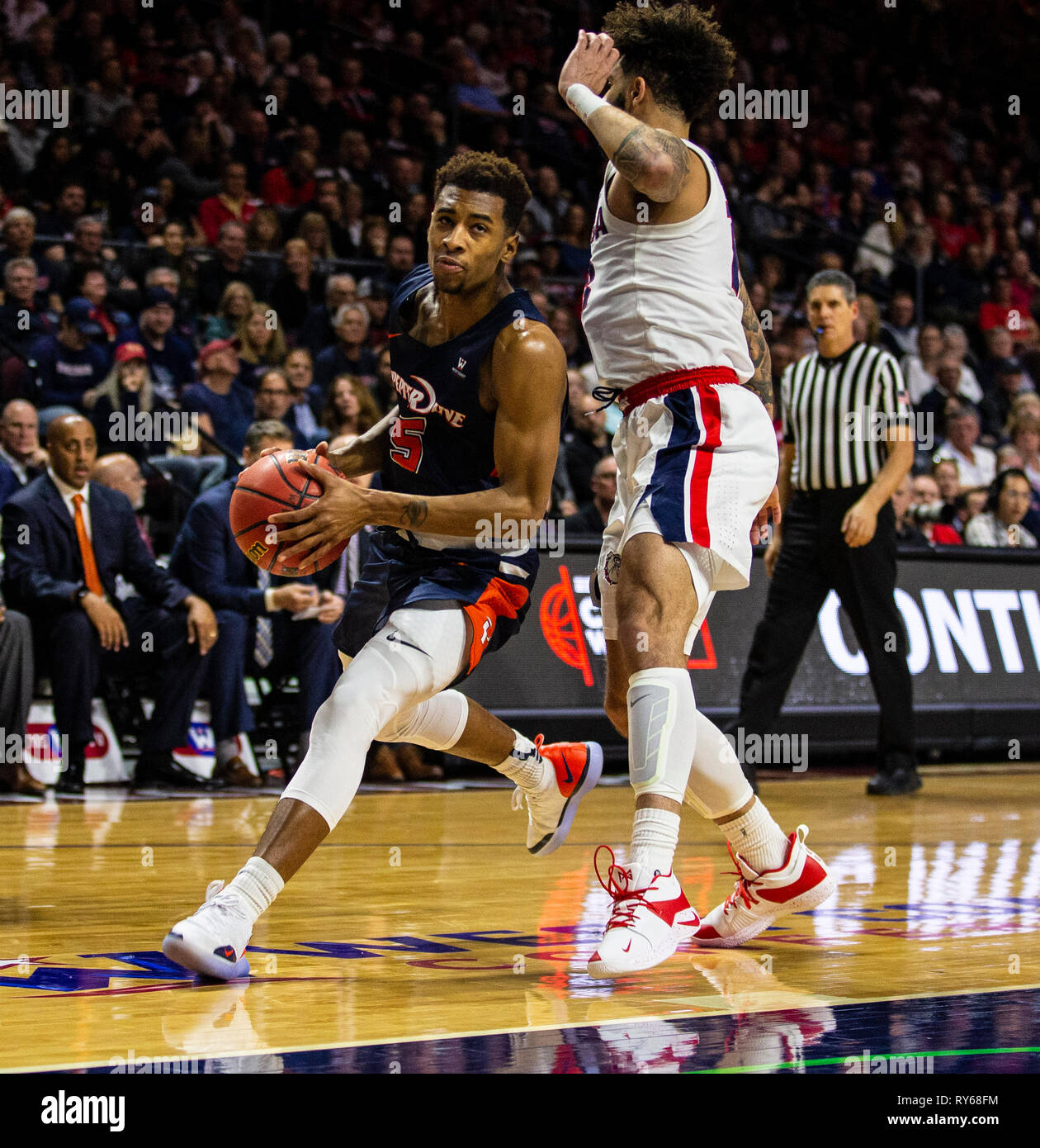 Mar 11 2019 Las Vegas, NV, USA Pepperdine guard Jade' Smith (5) treibt in den Warenkorb während der NCAA West Coast Conference Männer Basketball Turnier Halbfinale zwischen der Pepperdine Wave und den Gonzaga Bulldogs 74-100 in der Orleans Arena in Las Vegas, NV verloren. Thurman James/CSM Stockfoto