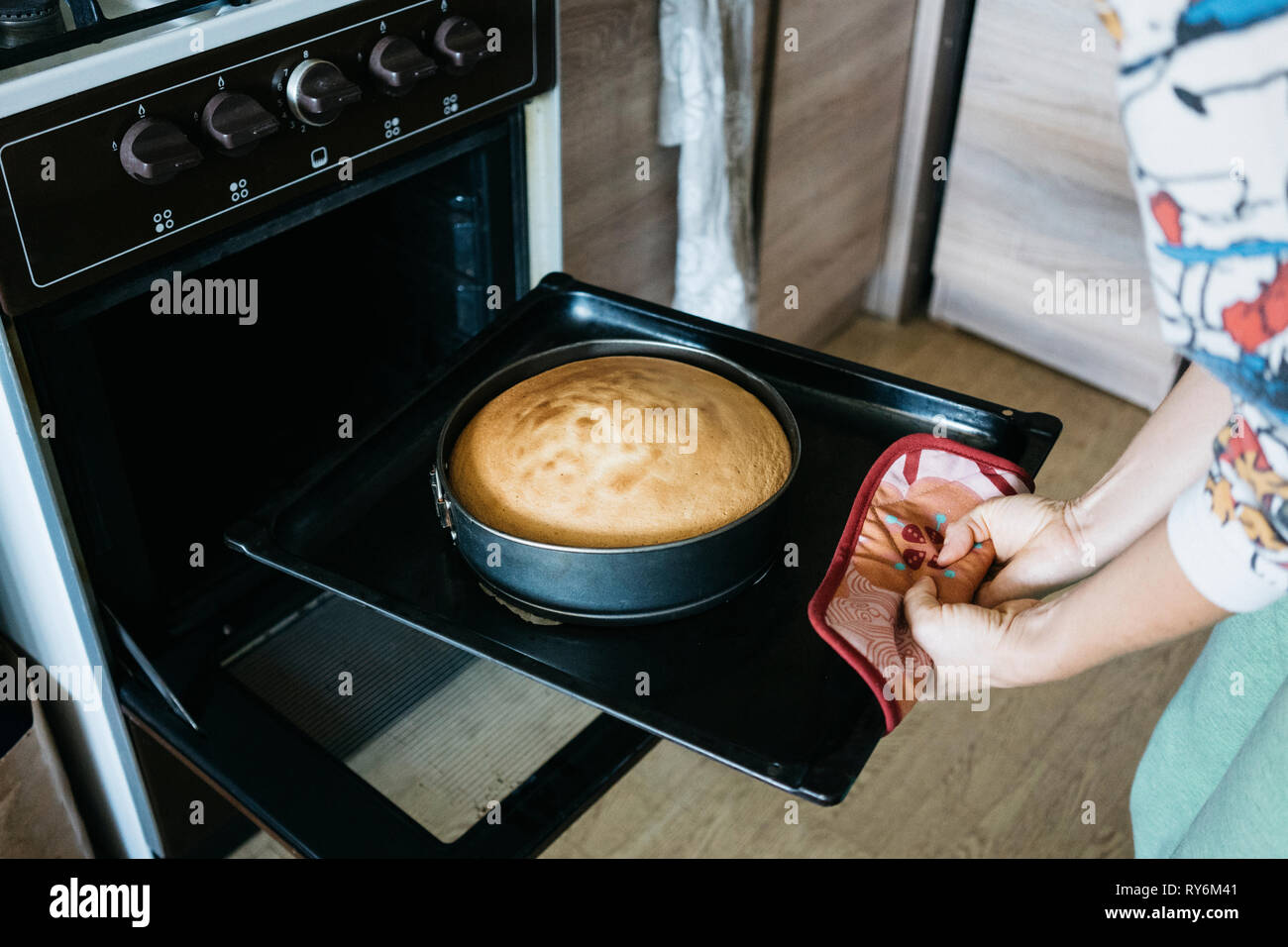 Kuchen Vorbereiten Stockfotos und bilder Kaufen Alamy