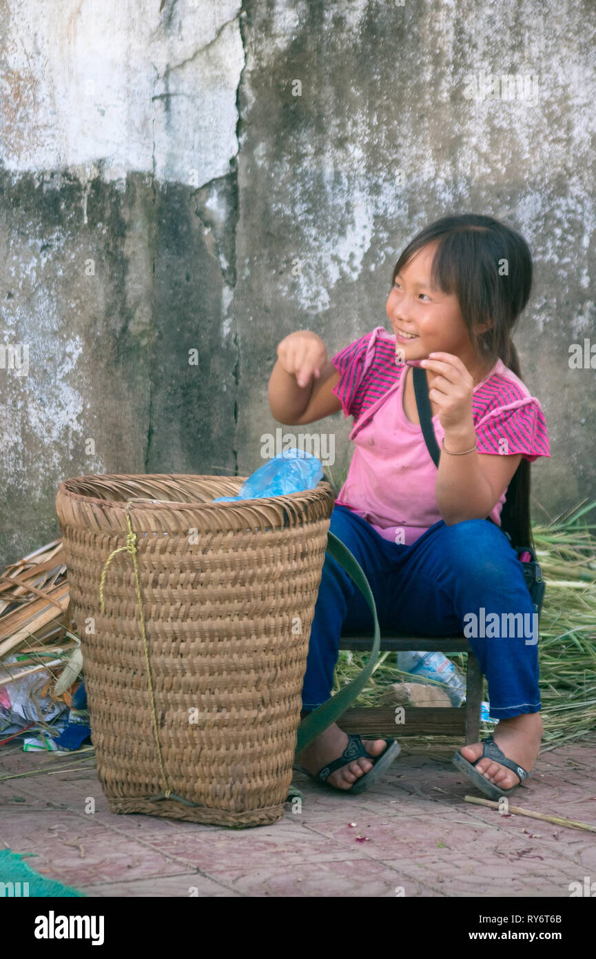 Junge Mädchen lächelnd Laos in Vientiane, Laos Stockfoto