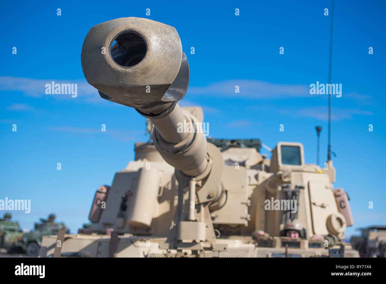 148 Field Artillery Regiment der 116 Kavallerie Brigade Combat Team, führt die Firma Field Artillery schießwesen März 4, 2019, der Obstgarten Combat Training Center. Dies ist die letzte Veranstaltung vor der Idaho Army National Guard seine National Training Center Rotation führt. Stockfoto