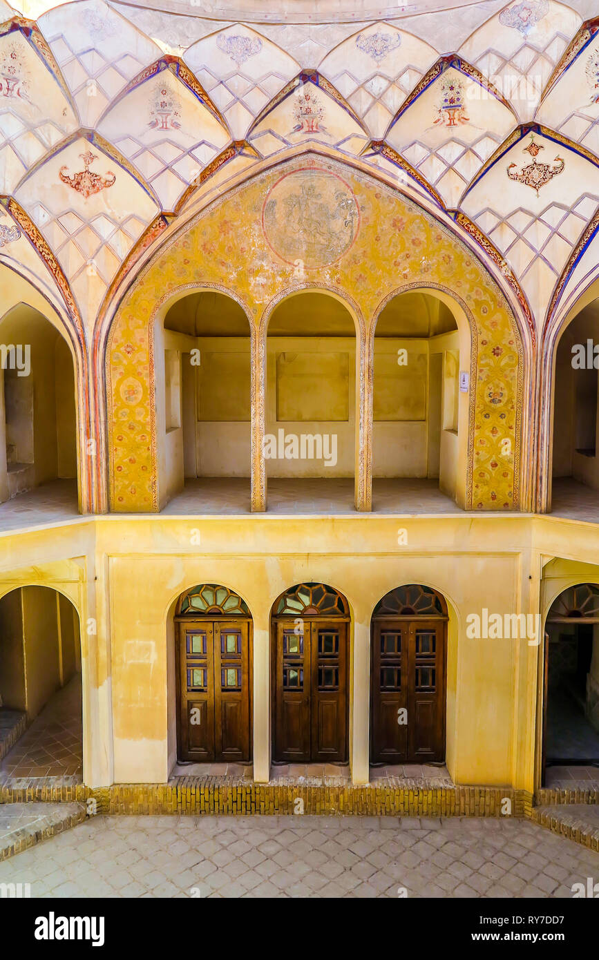 Kashan Tabatabaee Historisches Haus Rundbogenfenster Stockfoto