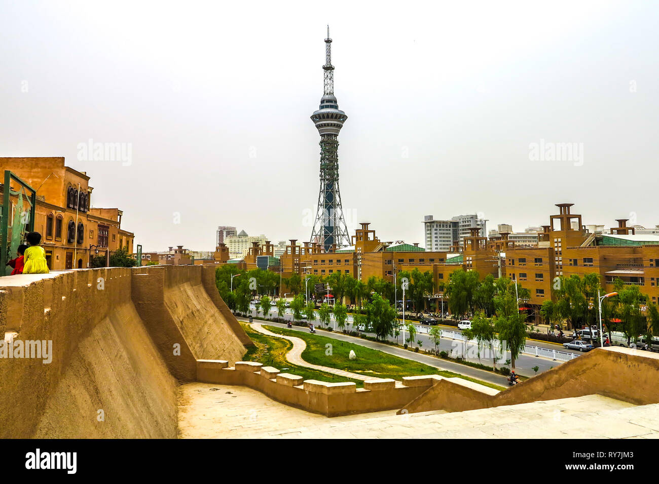 Kashgar TV-Turm in der Nähe von Old City Frontal View Point Stockfoto