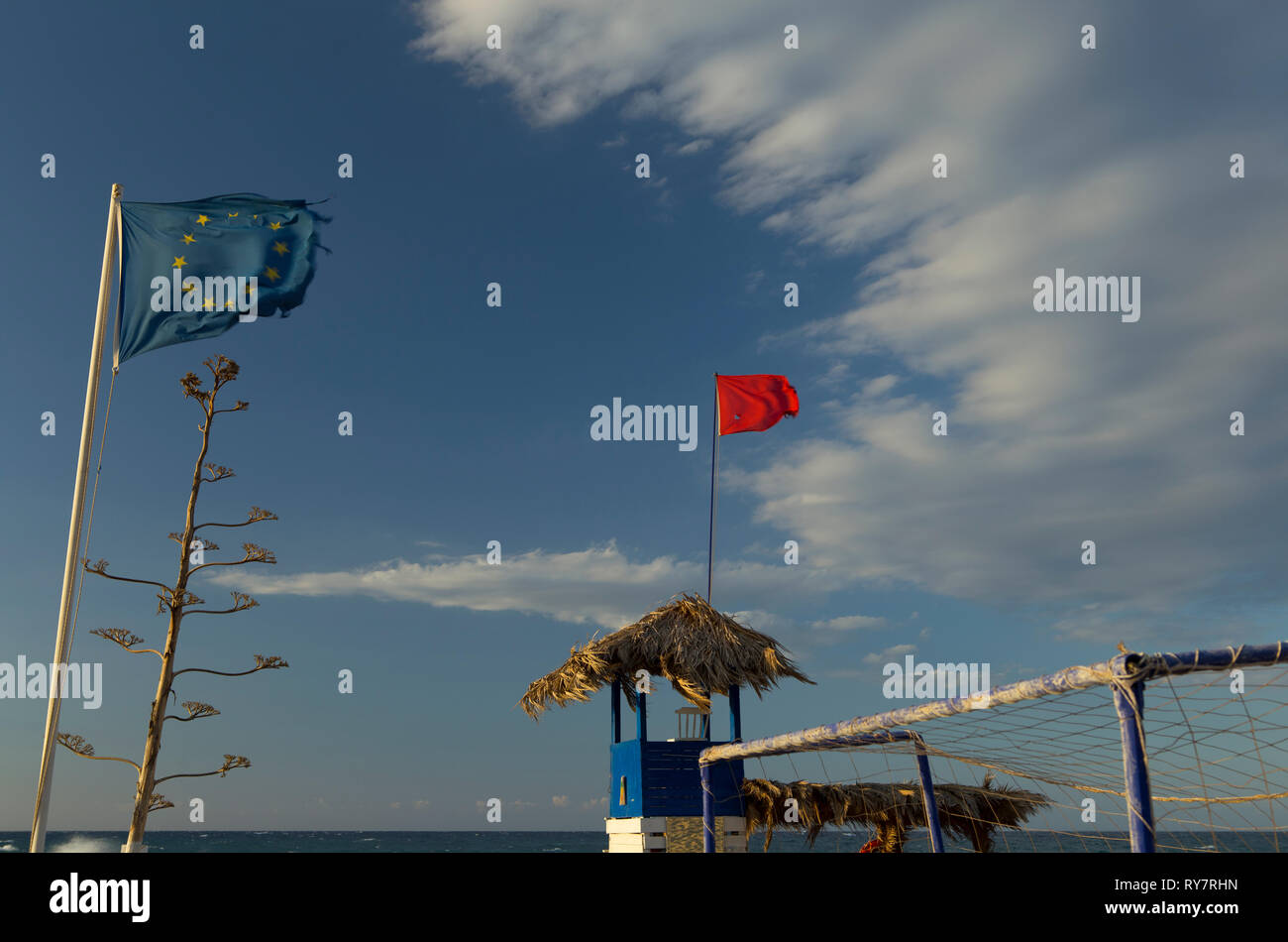 Rettungsschwimmer-Turm am Strand Stockfoto