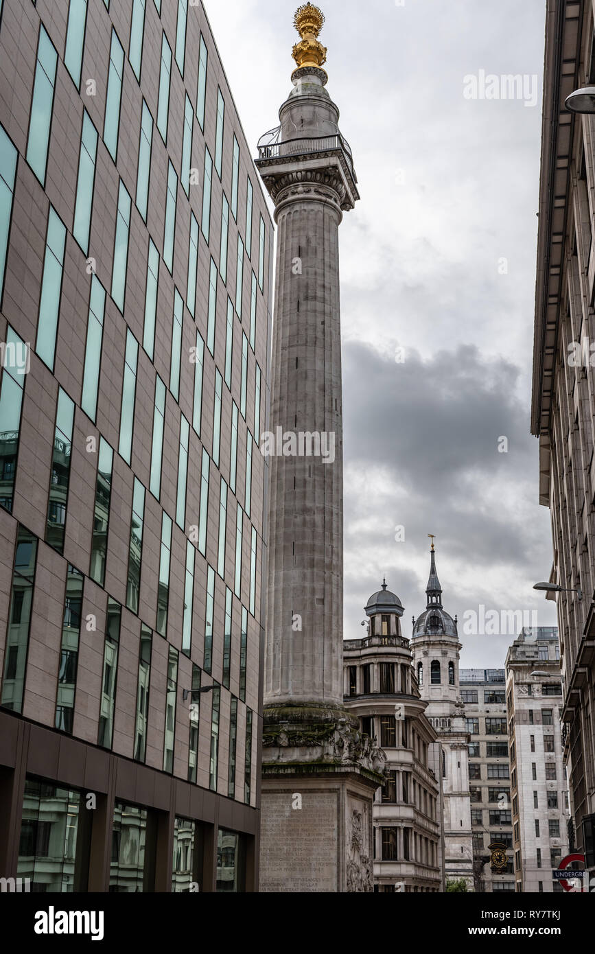 Die checkrboard Fassade der Denkmal an Denkmal, der Londoner City. Stockfoto