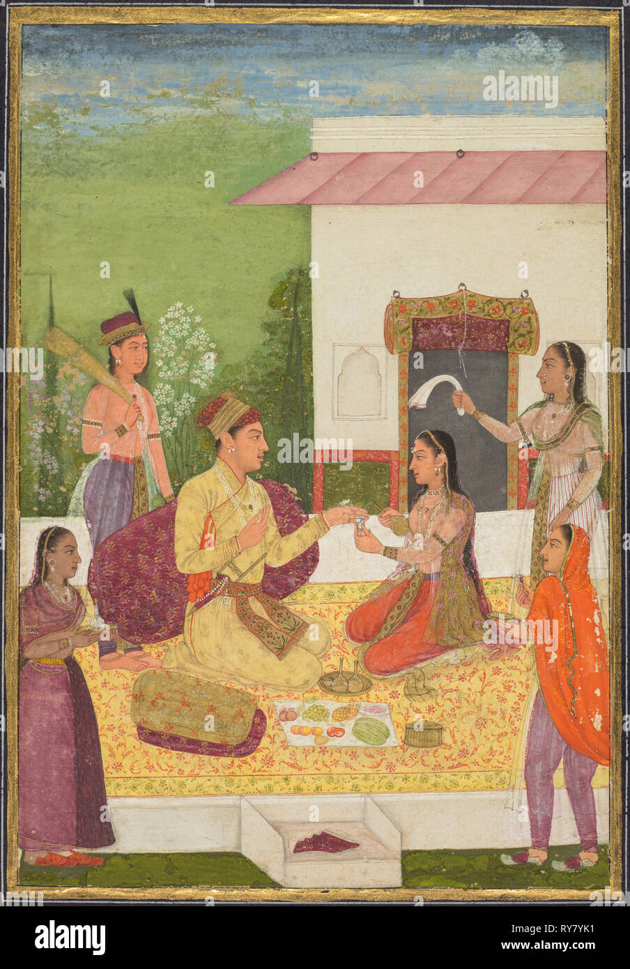 Ein Fürst im Gespräch mit einer Frau, die während der Einnahme von Erfrischungen auf einer Terrasse, C. 1710-1720. Indien, Mughal, 18. Opak Aquarell auf Papier mit Gold, Blau und buff Grenzen (recto); Seite: 30,5 x 24,1 cm (12 x 9 1/2 in. Stockfoto