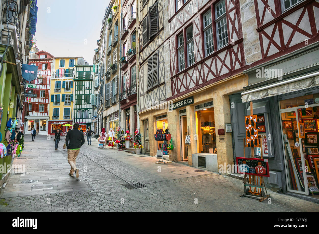 Rue Argenterie Straße. Bayonne Stadt. Bayona. Cambados. Atlantische Pyrenäen Abteilung. Aquitania Region. Labort (lapurdi). Baskenland. Frankreich Stockfoto