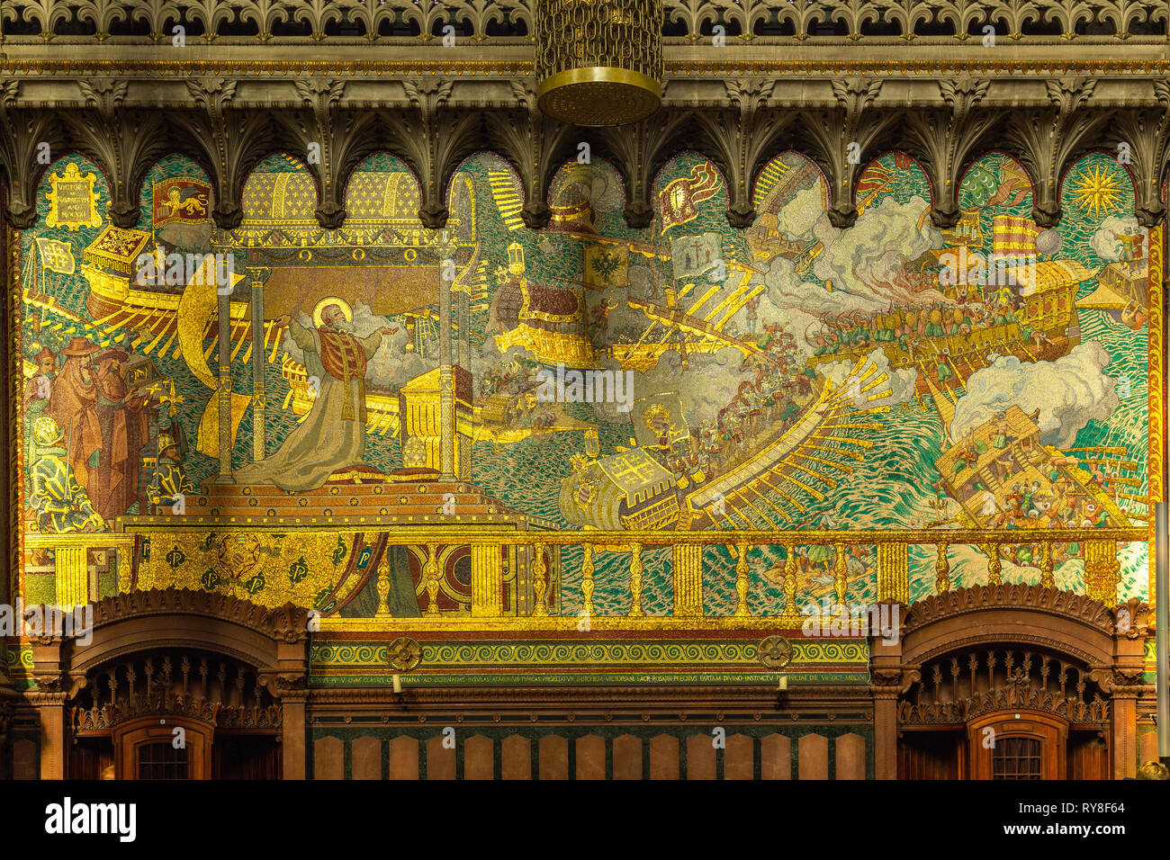 Indoor Unserer Lieben Frau von Fourviere Basilica in Lyon Stockfoto