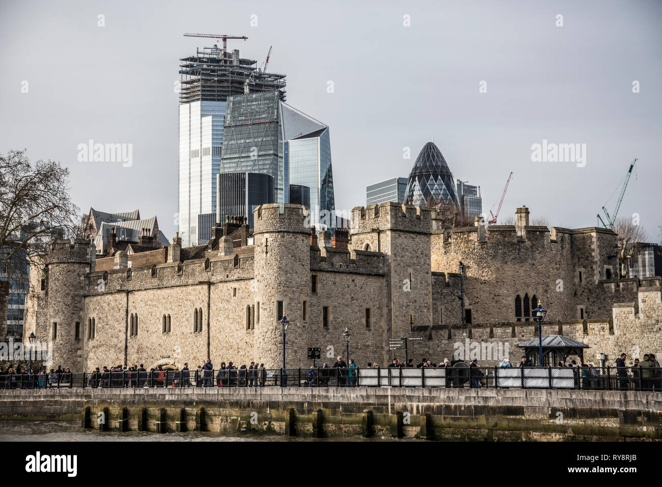 Tower von London, offiziell Her Majesty's Royal Palace und Festung, das historische Anwesen home zu den Kronjuwelen, London, England, Großbritannien Stockfoto