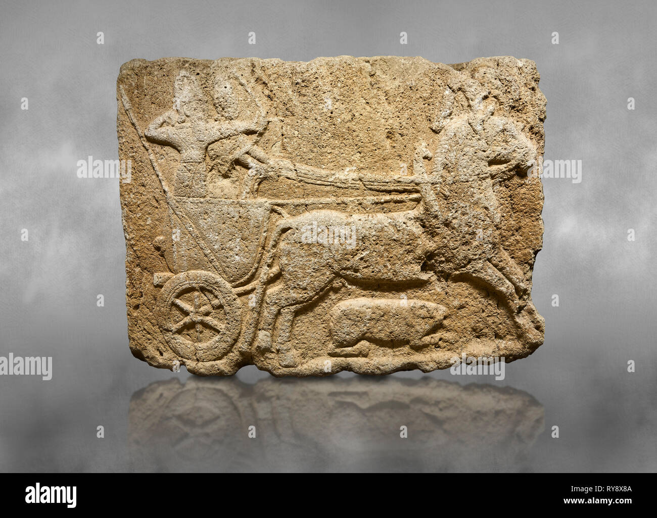 Hethiter monumentale Relief modellierten orthostat stone Panel. Kalkstein, Karkamıs, (Kargamıs), Karkemisch (Karkemish), 900-700 V.CHR. Jagdwagen. Anat Stockfoto