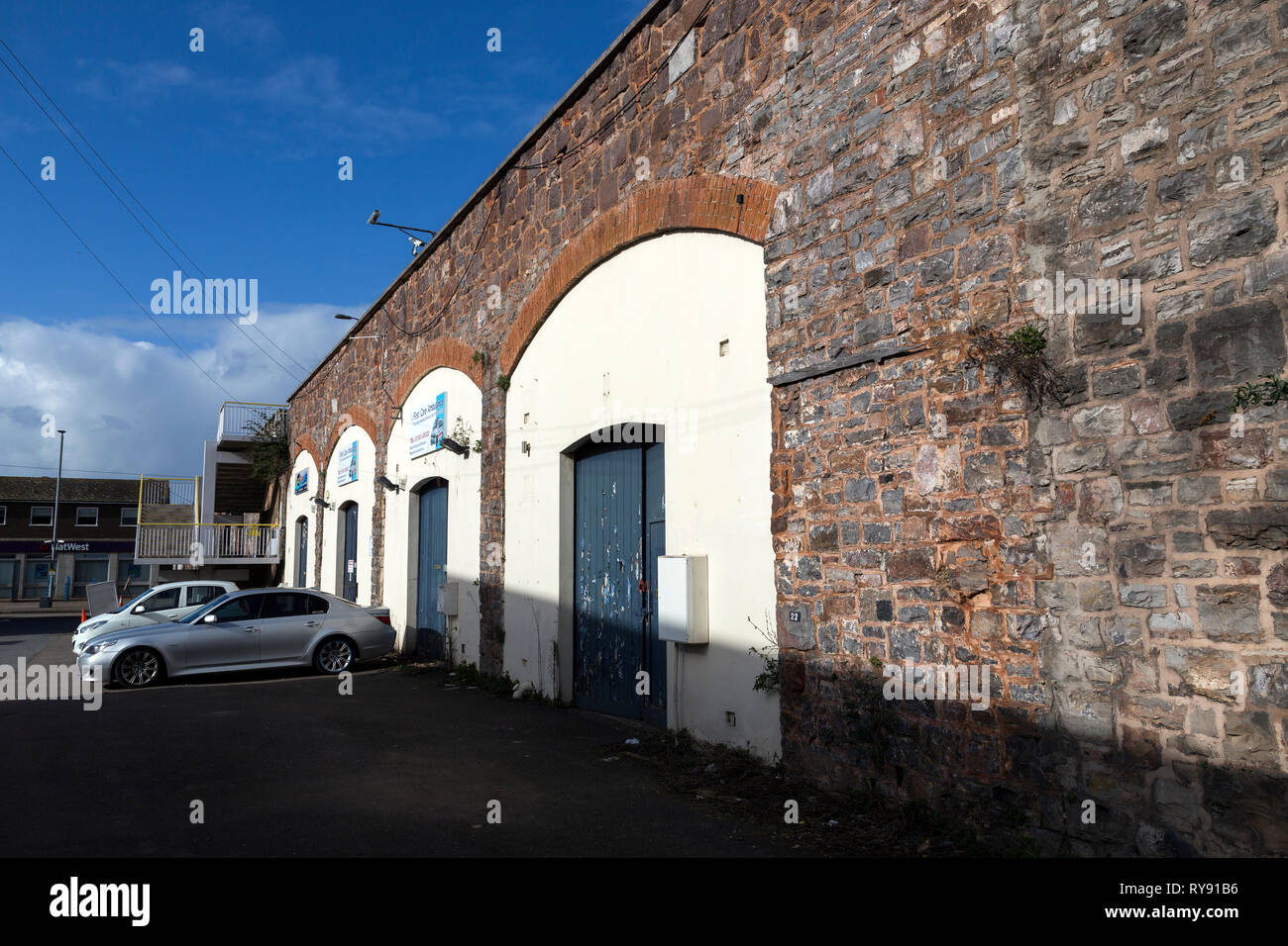 Bogen - architektonische Besonderheit, im Schienenverkehr, der Hüter der Bögen, Network Rail verkauft Bahn Bögen für £ 1,5 Mrd. Stockfoto