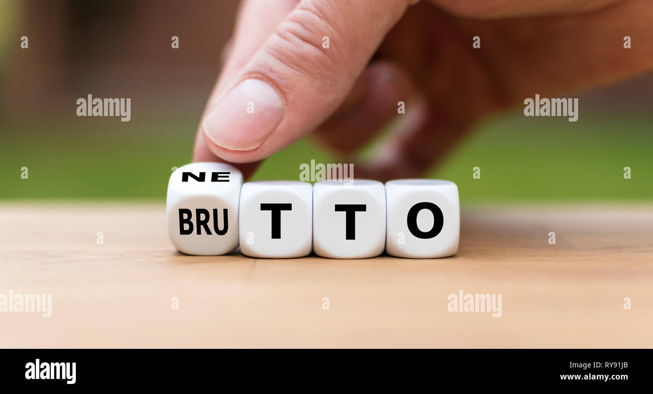 Würfel und eine Glühbirne Form das Wort "Lösung". Stockfoto