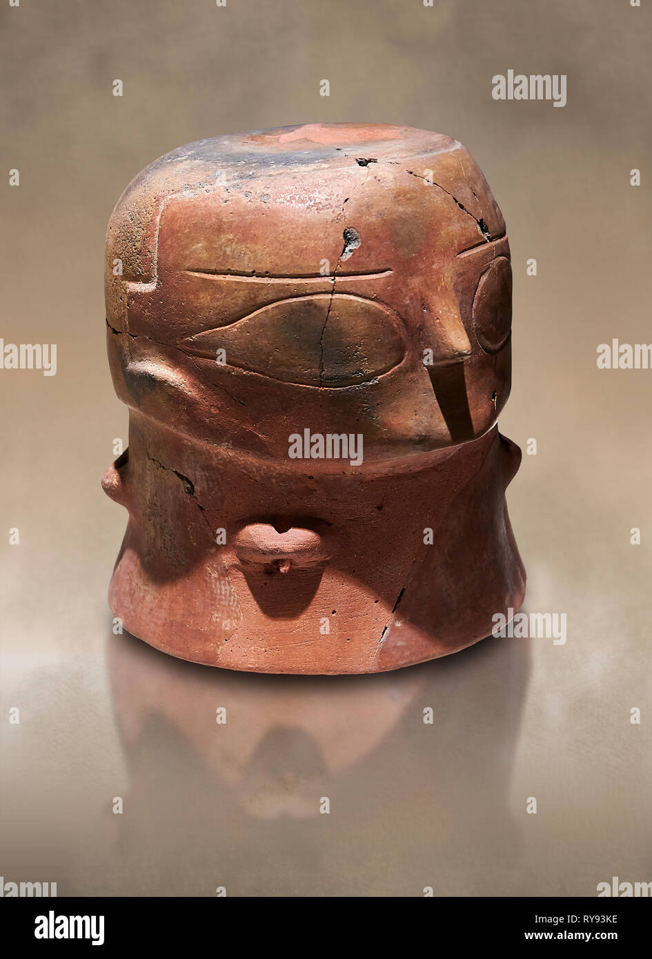 Terrakotta Vase mit weiblichen Gesichts. Catalhoyuk Sammlungen. Museum für Anatolische Zivilisationen in Ankara Stockfoto