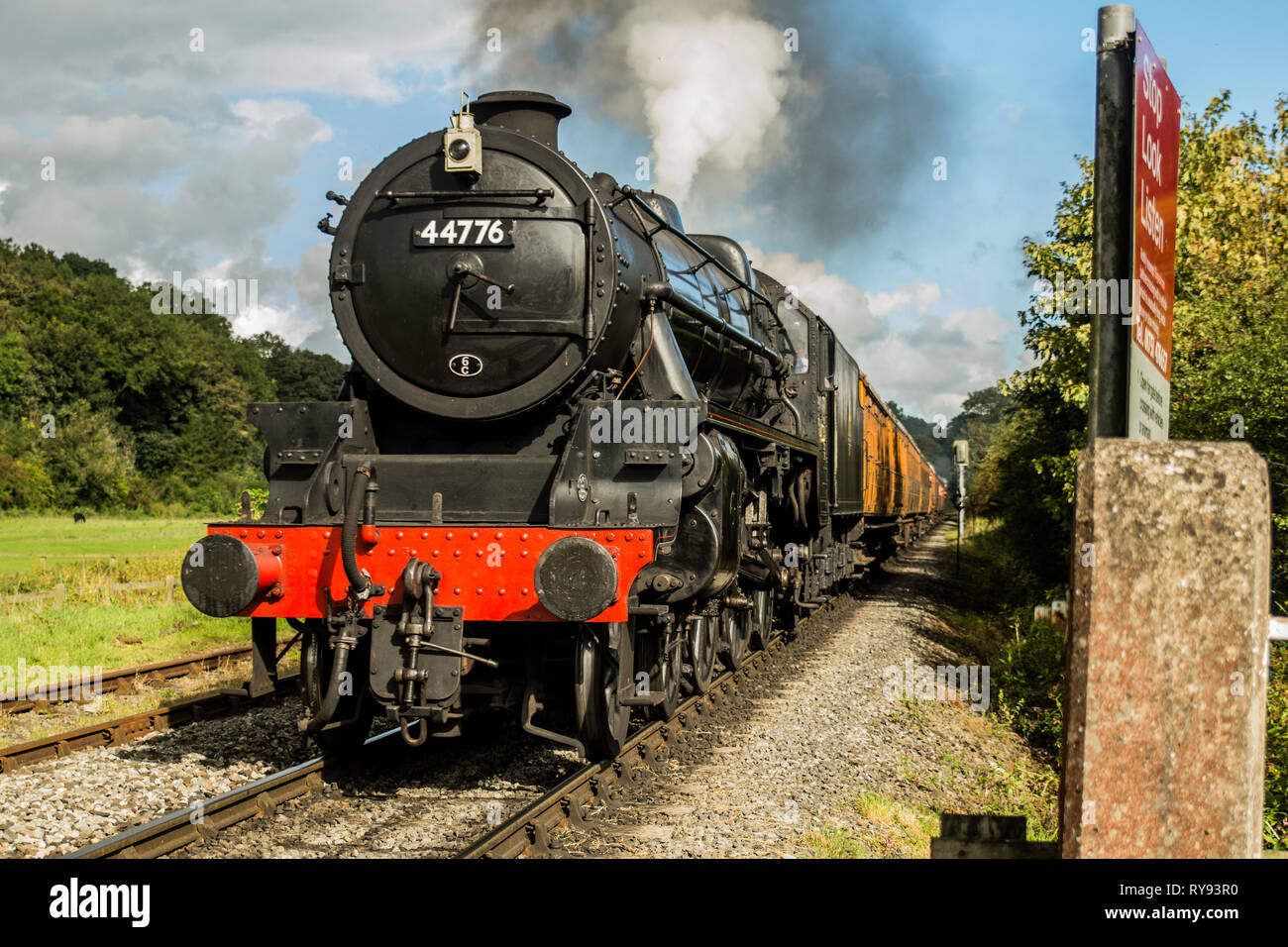 Stanier Klasse 5 4-6-0 Nr. 44776 Ansatz von Pickering Stockfoto