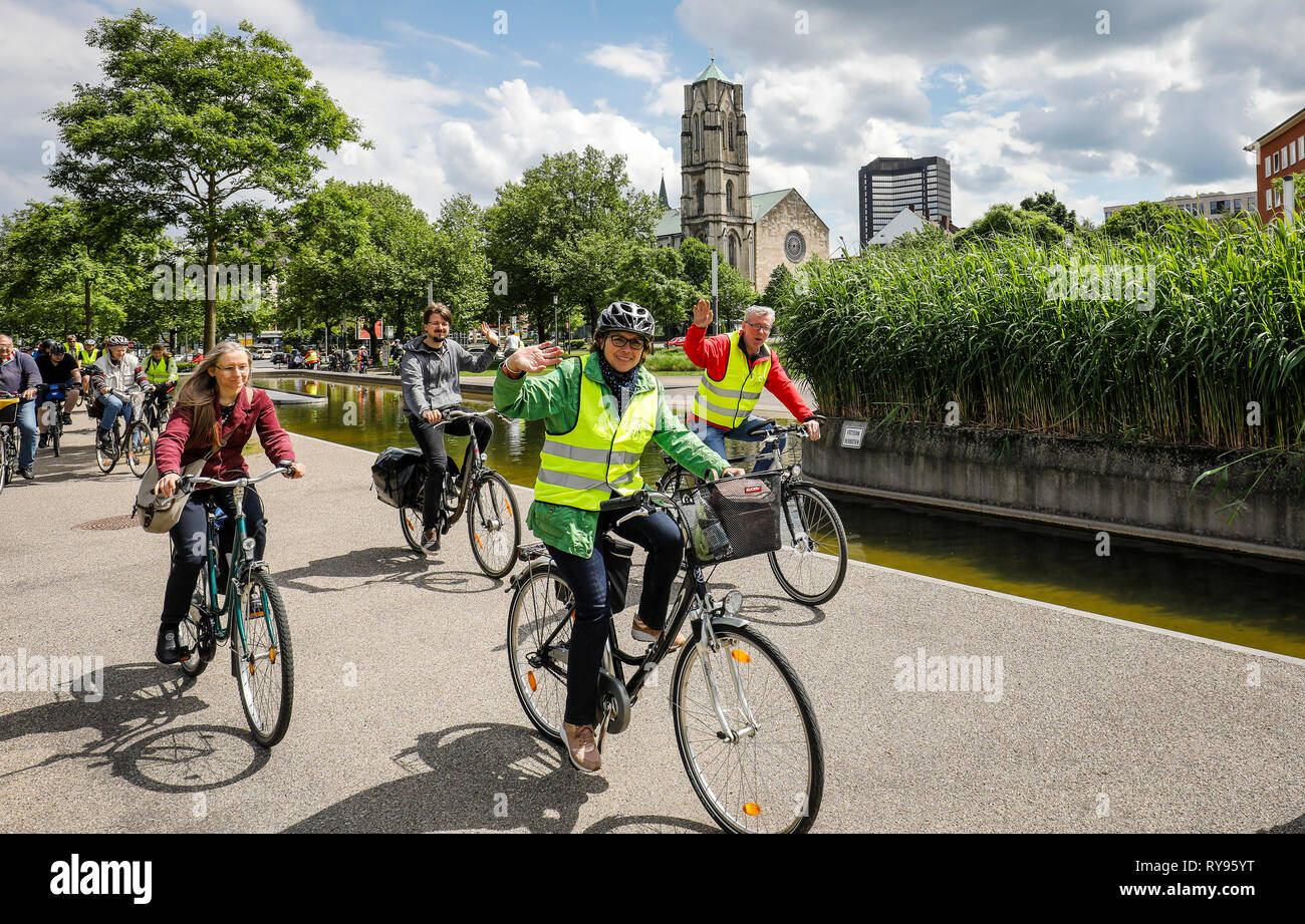 Essen, Ruhrgebiet, Nordrhein-Westfalen, Deutschland - Stadt Radfahren, Radfahren für ein gutes Klima, ein Ereignis, eine Kampagne des Klima-bündnis, hier in der Uni Stockfoto