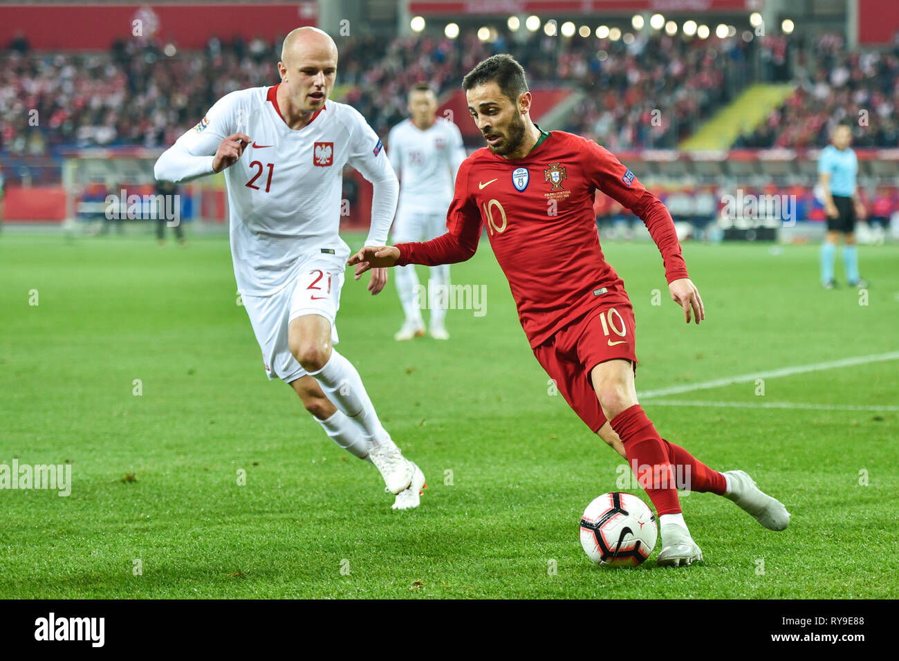 CHORZOW, Polen - 11. OKTOBER 2018: Fußball-Nationen League Division A Gruppe 3 match Polen vs Portugal 2:3. Im Bild Rafal Kurzawa (L) und Ber Stockfoto