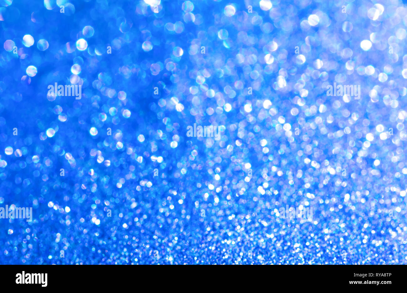 Blau glitter Textur Weihnachten abstrakt Hintergrund. Glänzendes Geschenkpapier Textur, Greeting Card Design Element Stockfoto