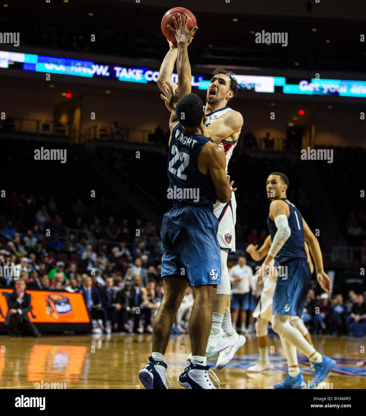 Mar 11 2019 Las Vegas, NV, USA St. Mary's Guard Tommy Kuhse (12) nimmt einen Schuß während der NCAA West Coast Conference Männer Basketball Turnier Halbfinale zwischen den San Diego Toreros und der Saint Mary's Gaels 69-62 gewinnen in der Orleans Arena in Las Vegas, NV. Thurman James/CSM Stockfoto