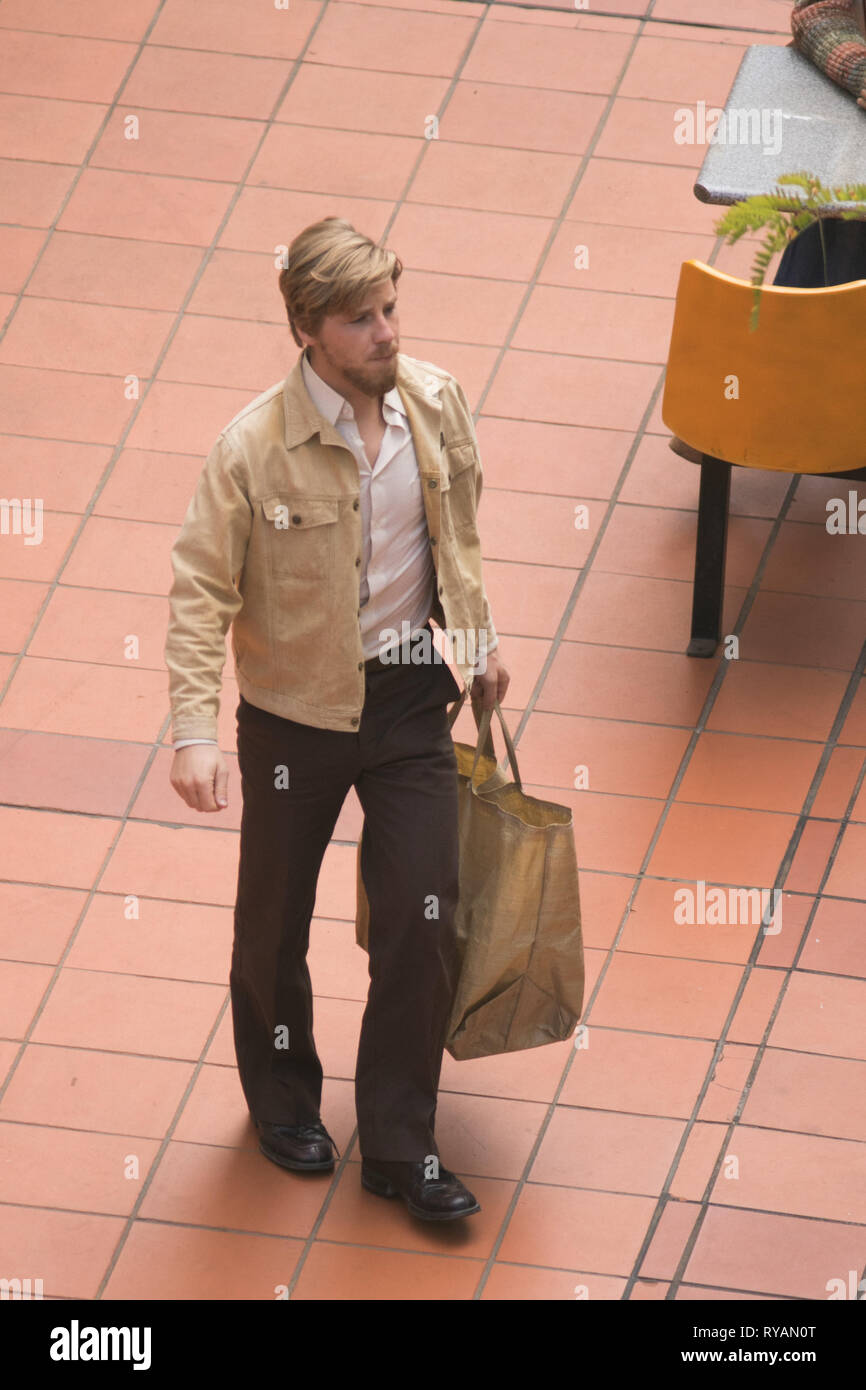 Adelaide, Australien. 13 Mär, 2019. Australische Schauspieler Daniel Webber am Filmset von "Flucht aus Pretoria in Adelaide gefilmt. Der Film basiert auf einem Buch von Tim Jenkin und ist während der Zeit der Apartheid in Kapstadt, Südafrika über zwei weiße Südafrikaner, Tim Jenkin und Stephen Lee, der im Jahr 1978 zur Herstellung und Verteilung von Anti-apartheid Nachrichten Credit: Amer ghazzal/Alamy Live Nachrichten gefangen wurden Stockfoto