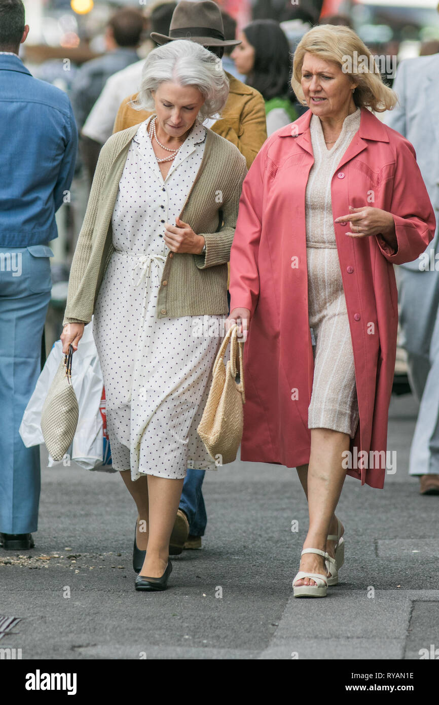 Adelaide, Australien. 13 Mär, 2019. Akteure am Filmset von "Flucht aus Pretoria in Adelaide gefilmt. Der Film basiert auf einem Buch von Tim Jenkin und ist während der Zeit der Apartheid in Kapstadt, Südafrika über zwei weiße Südafrikaner, Tim Jenkin und Stephen Lee, der im Jahr 1978 zur Herstellung und Verteilung von Anti-apartheid Nachrichten Credit: Amer ghazzal/Alamy Live Nachrichten gefangen wurden Stockfoto