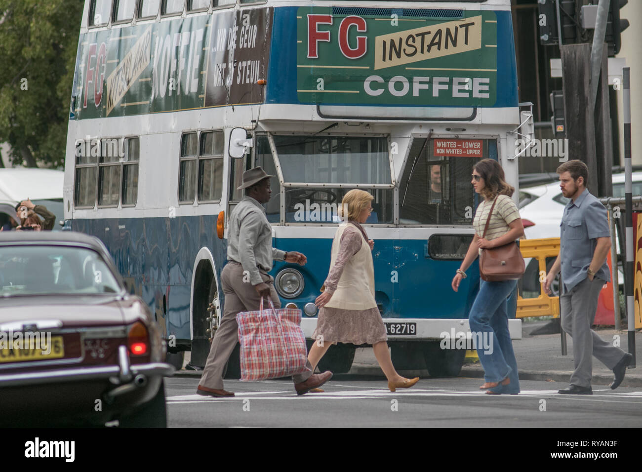 Adelaide, Australien. 13 Mär, 2019. Akteure am Filmset von "Flucht aus Pretoria in Adelaide gefilmt. Der Film basiert auf einem Buch von Tim Jenkin und ist während der Zeit der Apartheid in Kapstadt, Südafrika über zwei weiße Südafrikaner, Tim Jenkin und Stephen Lee, der im Jahr 1978 zur Herstellung und Verteilung von Anti-apartheid Nachrichten Credit: Amer ghazzal/Alamy Live Nachrichten gefangen wurden Stockfoto