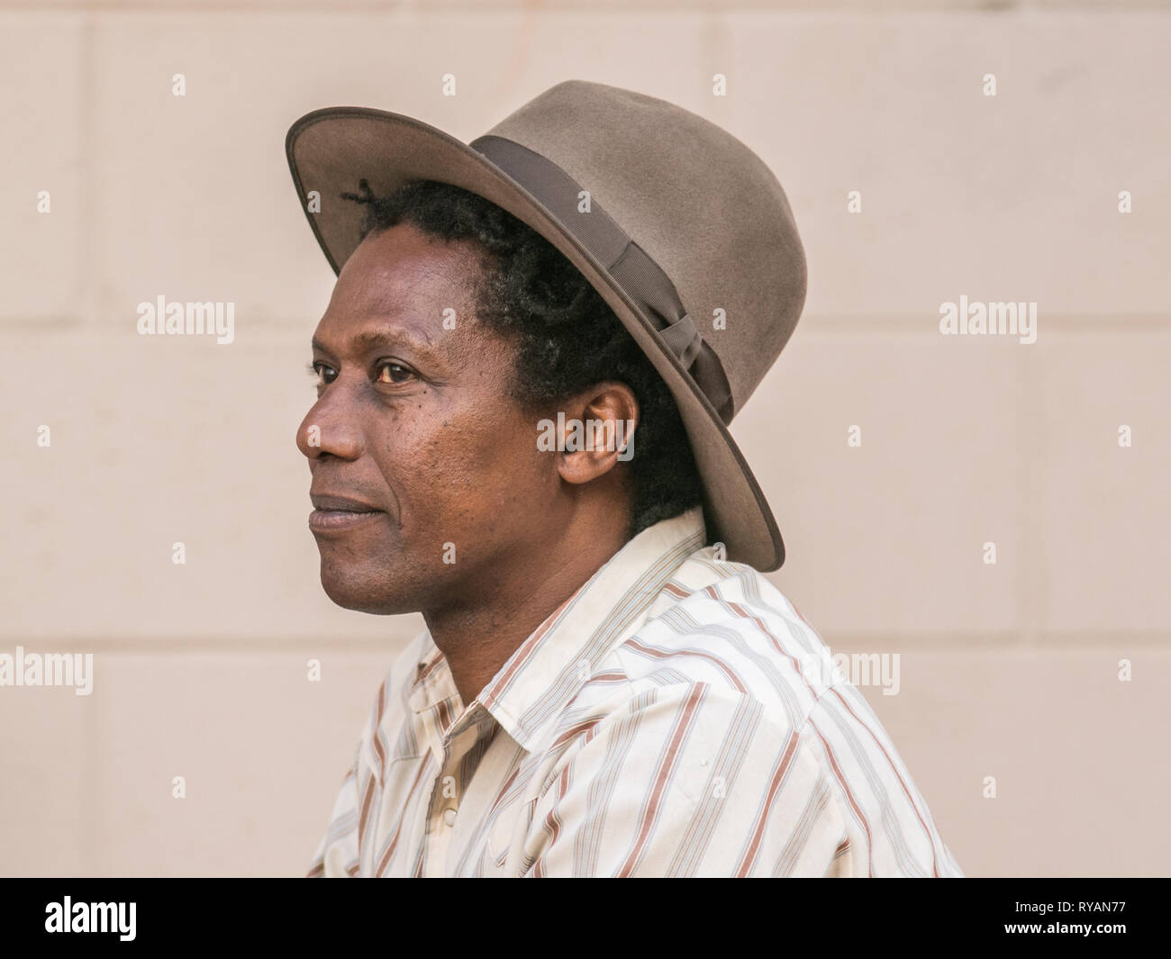 Adelaide, Australien. 13 Mär, 2019. Akteure am Filmset von "Flucht aus Pretoria in Adelaide gefilmt. Der Film basiert auf einem Buch von Tim Jenkin und ist während der Zeit der Apartheid in Kapstadt, Südafrika über zwei weiße Südafrikaner, Tim Jenkin und Stephen Lee, der im Jahr 1978 zur Herstellung und Verteilung von Anti-apartheid Nachrichten Credit: Amer ghazzal/Alamy Live Nachrichten gefangen wurden Stockfoto