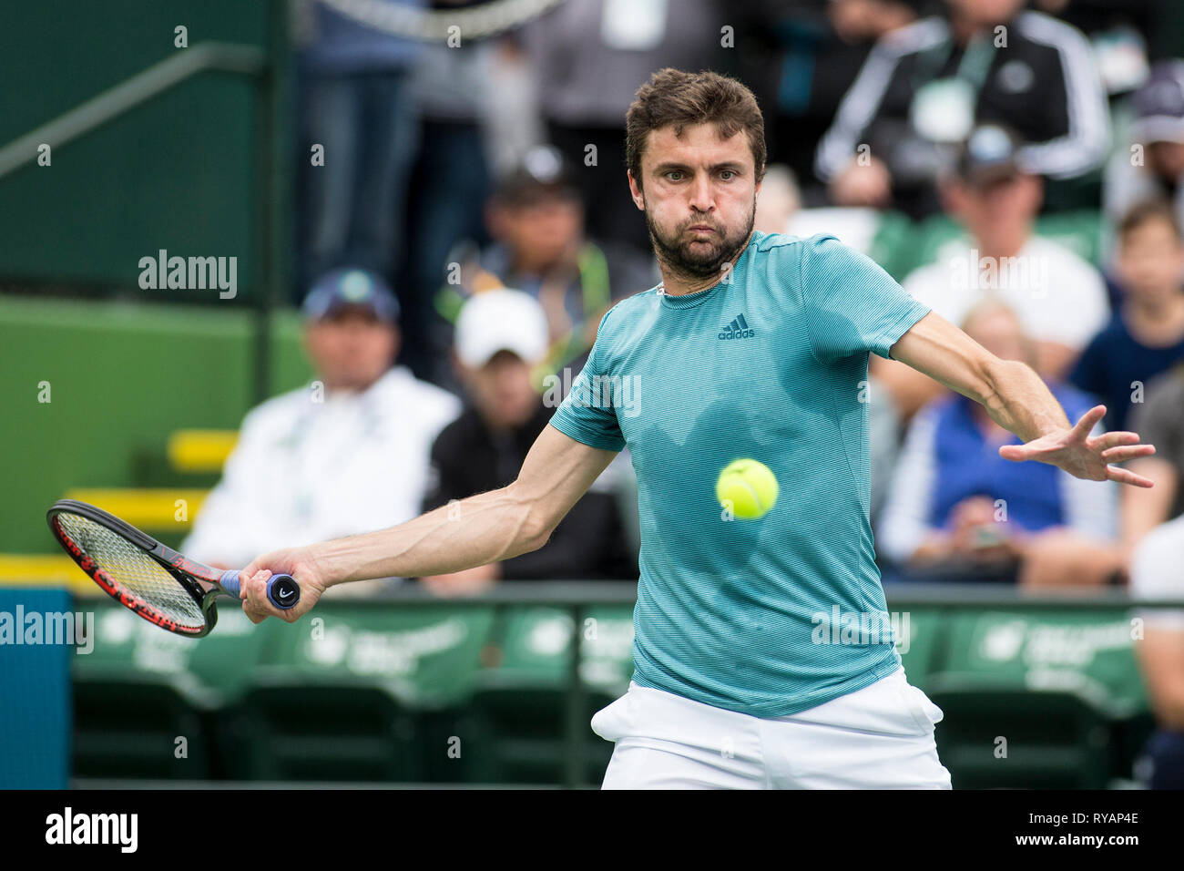 Indian Wells, Kalifornien, USA. 11 Mär, 2019. Gilles Simon (FRA) in Aktion, wo er von Dominic Thiem (AUT) 6-3, 6-1 an der BNP Paribas Open in Indian Wells Tennis Garden im kalifornischen Indian Wells besiegt wurde. © Mals Taam/TennisClix/CSM/Alamy leben Nachrichten Stockfoto