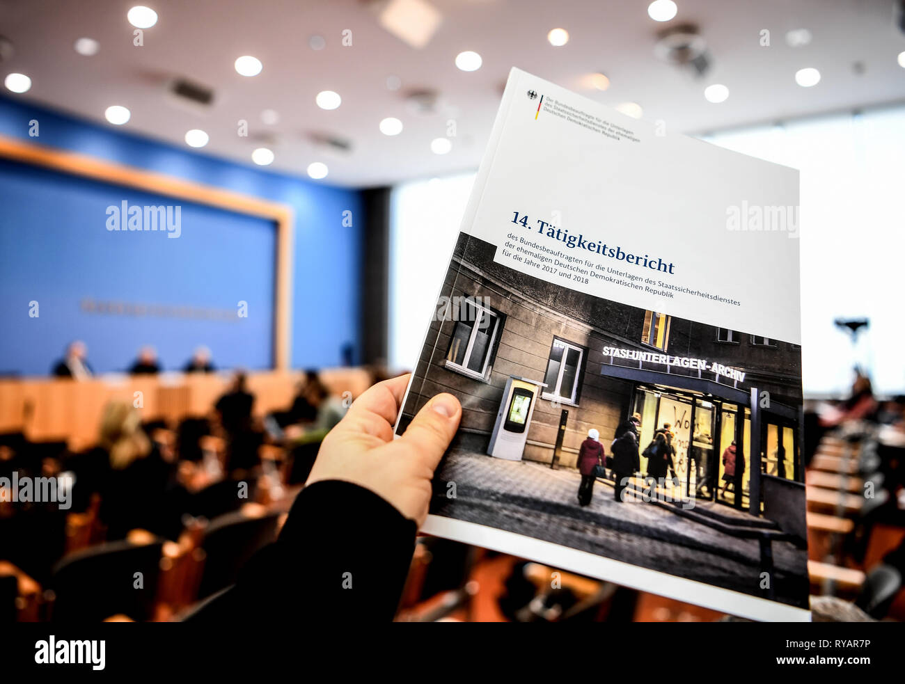 Berlin, Deutschland. 13 Mär, 2019. Der 14. Jahresbericht über die Tätigkeit des Stasi-Unterlagen-Behörde (BStU) ist auf einer Pressekonferenz vorgestellt. Quelle: Britta Pedersen/dpa-Zentralbild/dpa/Alamy leben Nachrichten Stockfoto