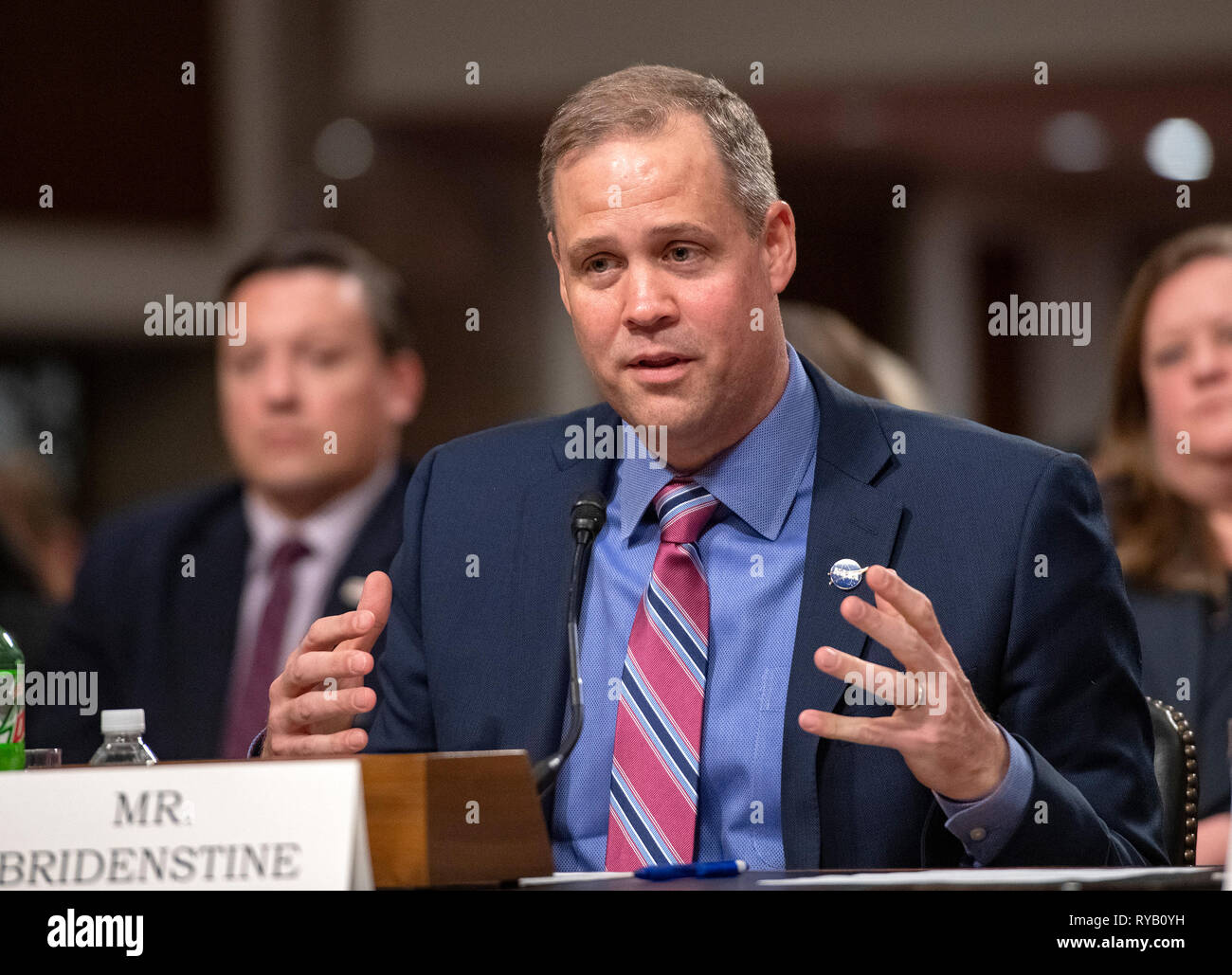 Jim Bridenstine, Administrator, Nationale Luft- und Raumfahrtbehörde, bezeugt vor den Senat der Vereinigten Staaten Ausschuss für Handel, Wissenschaft und Transport auf "Das neue Space Race: Sicherstellung der U.S. Global Leadership auf der Final Frontier' auf dem Capitol Hill in Washington, DC am Mittwoch, 13. März 2019. Credit: Ron Sachs/CNP | Verwendung weltweit Stockfoto