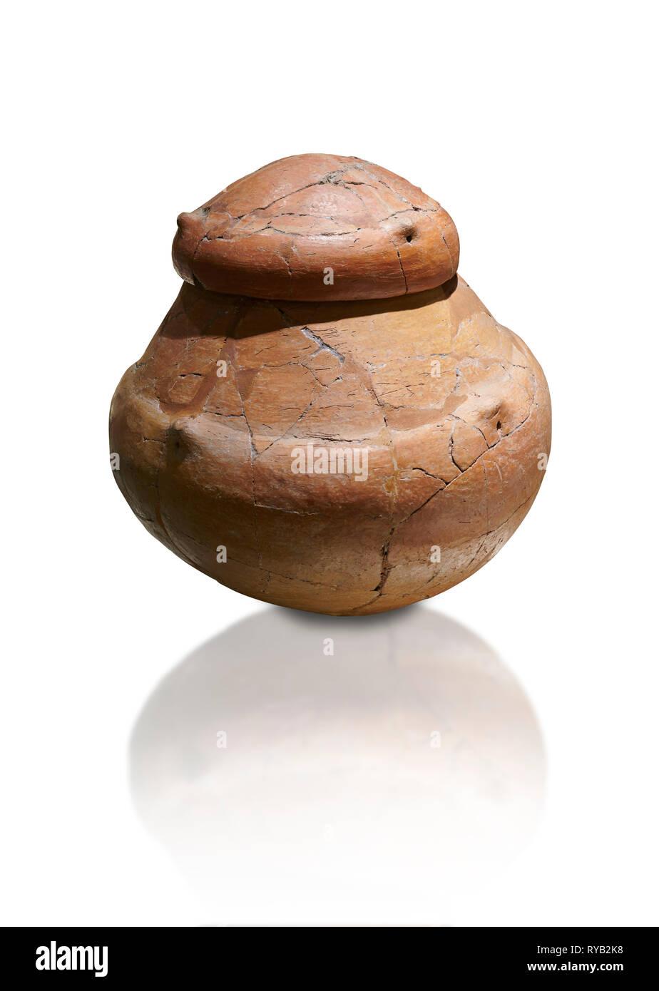 Terra cotta Topf und Deckel aus einem bronzezeitlichen Grab H (2500 v. Chr. - 2250 v. Chr.) - alacahoyuk - Museum für Anatolische Zivilisationen, Ankara, Türkei. Gegen eine whi Stockfoto