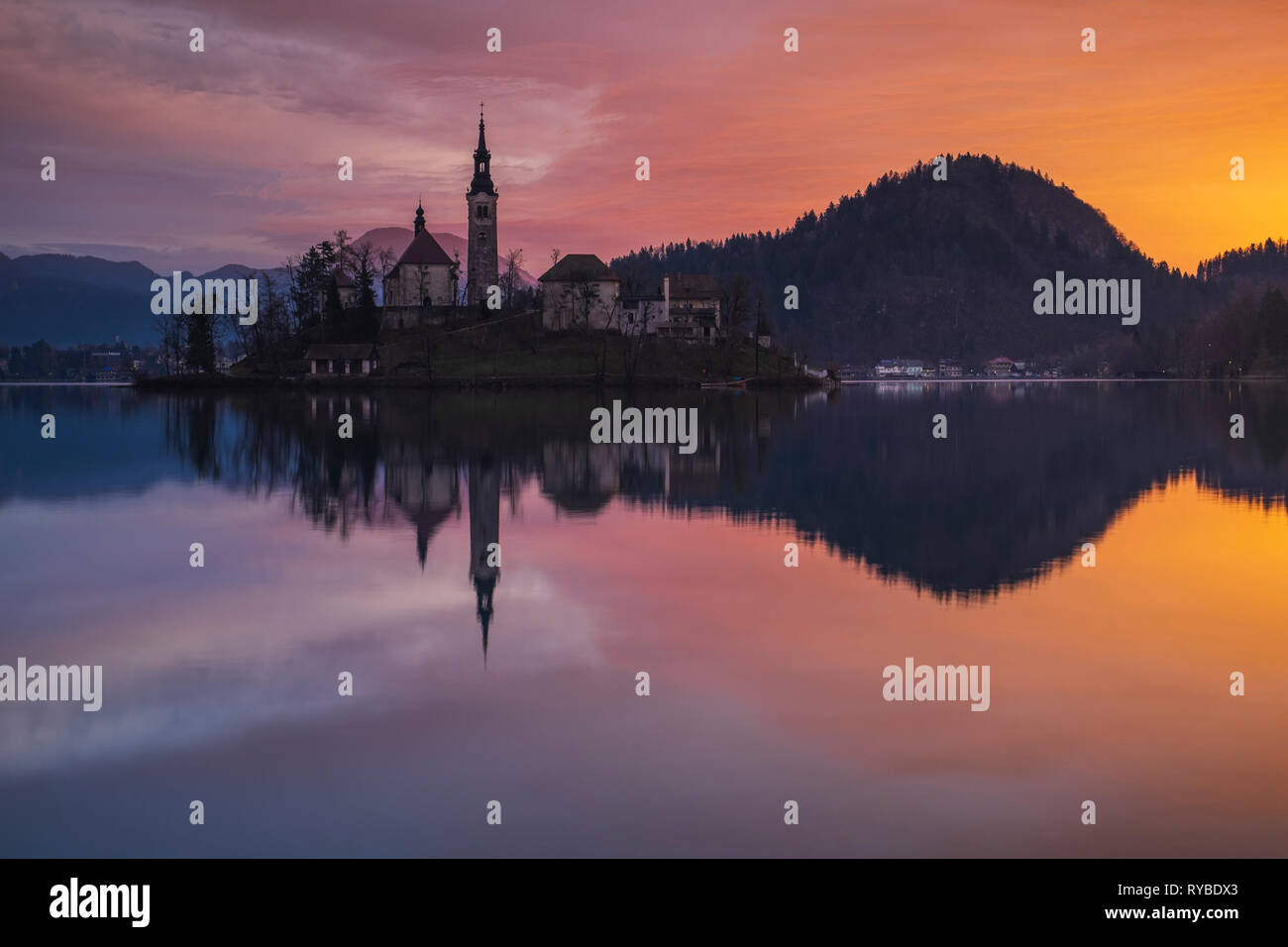 Der See Bled und die Julischen Alpen. Slowenien Stockfoto