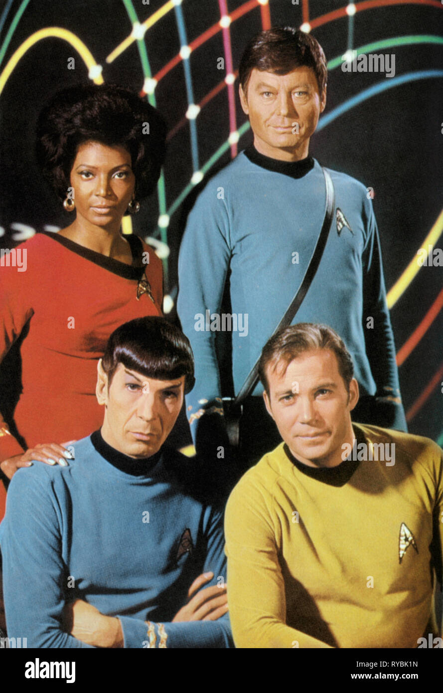 NICHELLE NICHOLS, DEFOREST KELLEY, Leonard Nimoy, William Shatner, STAR TREK, 1966 Stockfoto