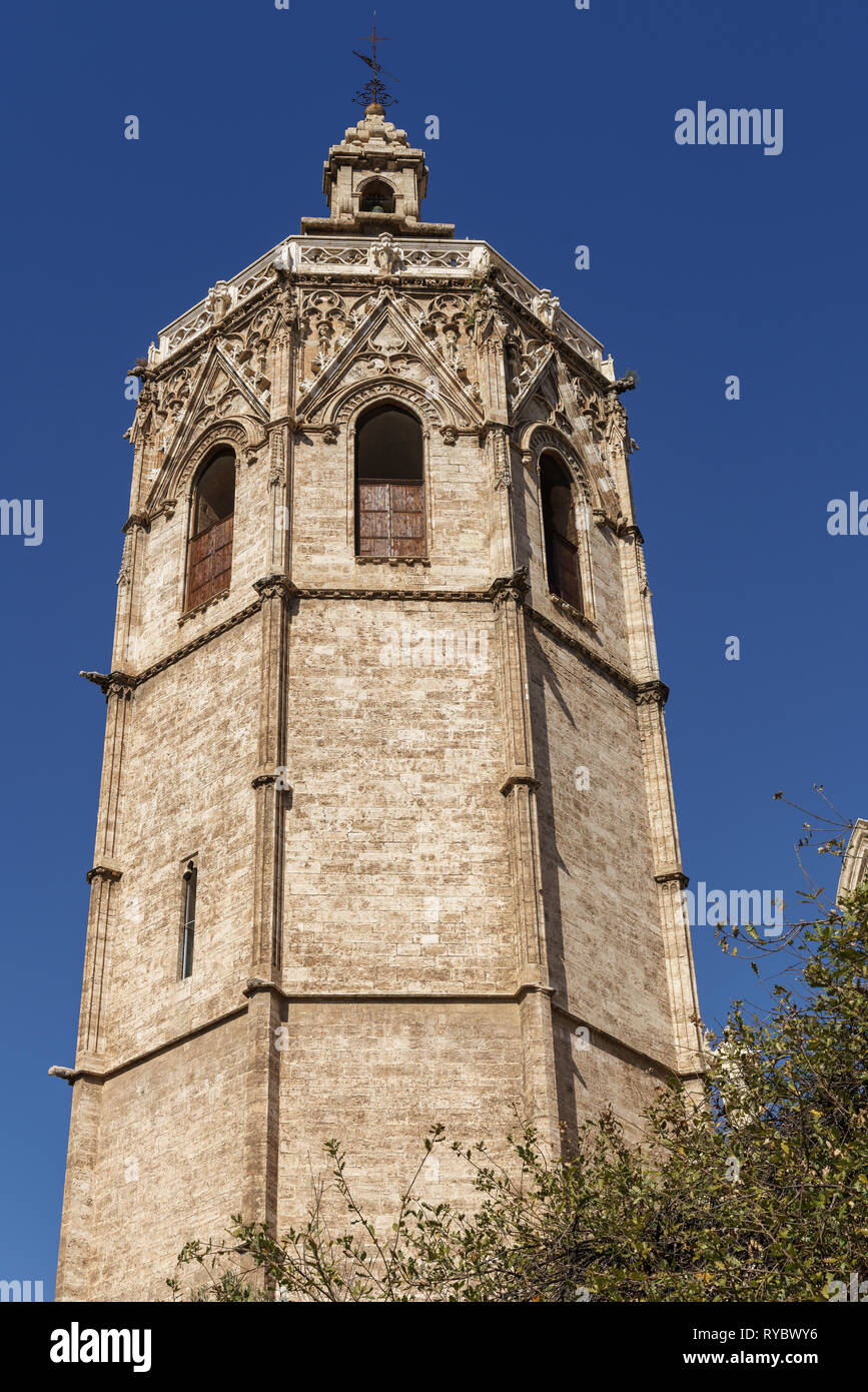 VALENCIA, Spanien - 25. Februar: El Micalet Turm der Kathedrale in Valencia Spanien am 25. Februar 2019 Stockfoto