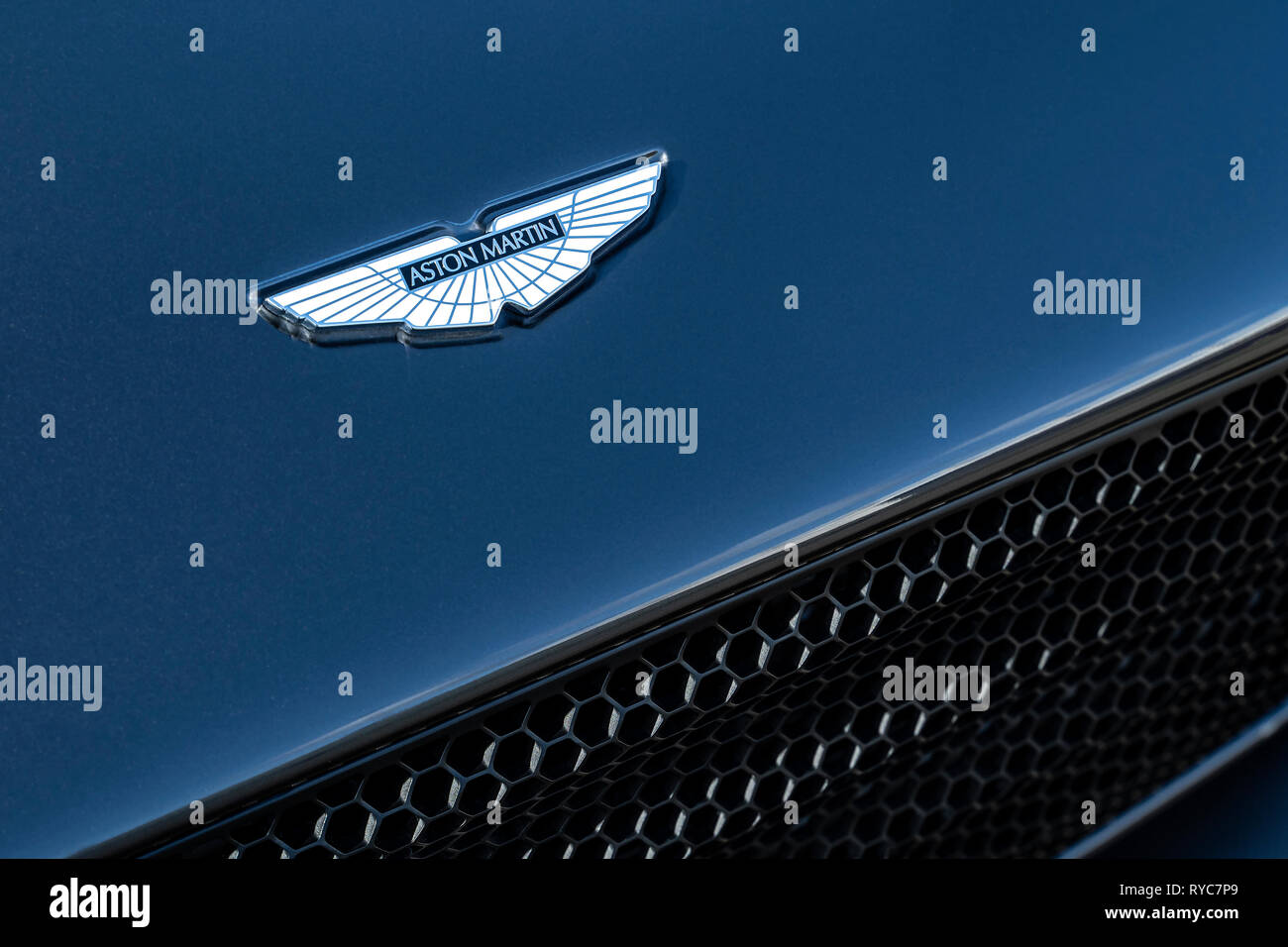 Aston Martin V 600 Abzeichen Stockfoto