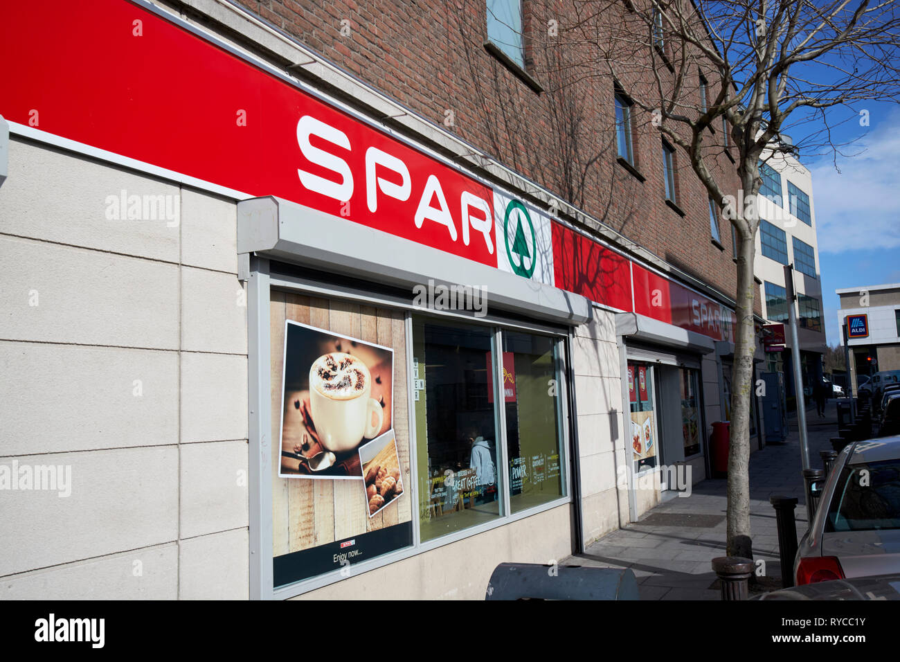 Lokale Spar Convenience Store unter Lighthouse Apartments north station