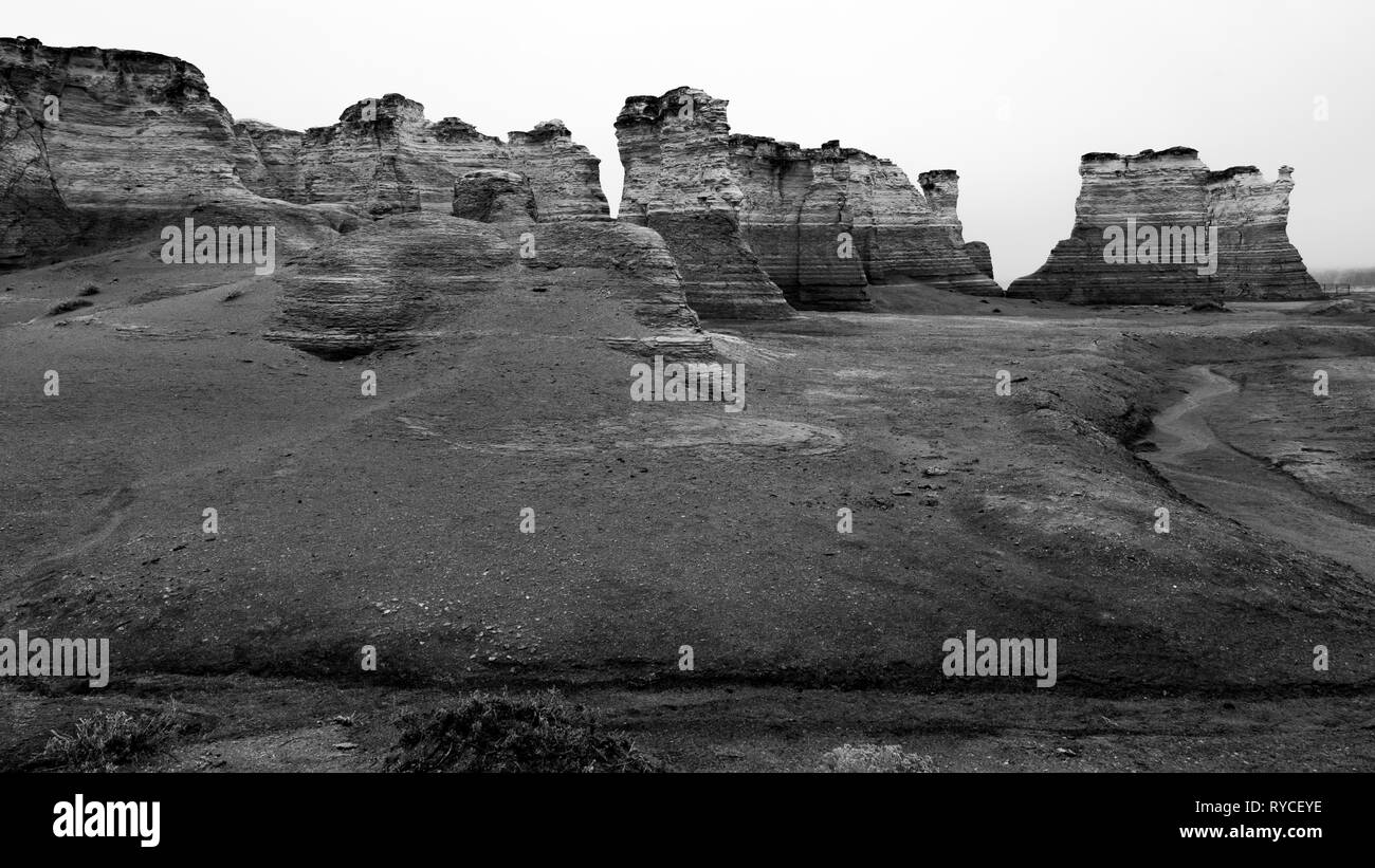 Denkmal Felsen, ein national reconized Chalk Bildung, einer von acht's Kansas Wunder, einer geologischen Erosion der Erde. Sobald ein Binnenmeer Bett, es n Stockfoto