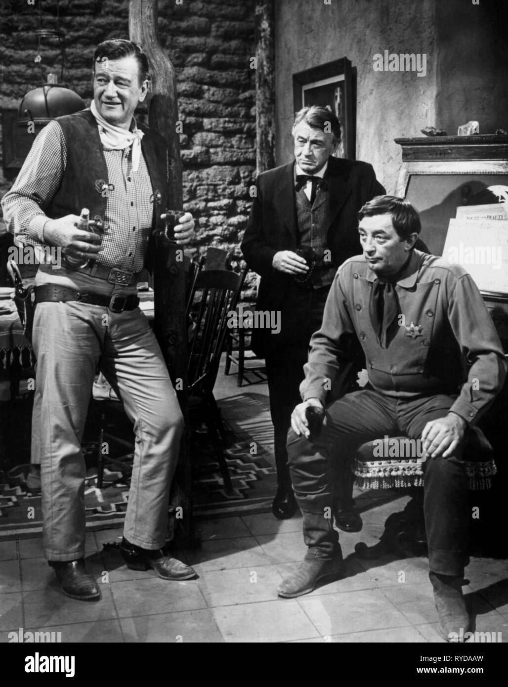 JOHN WAYNE, PAUL FIX, Robert Mitchum, EL DORADO, 1966 Stockfoto