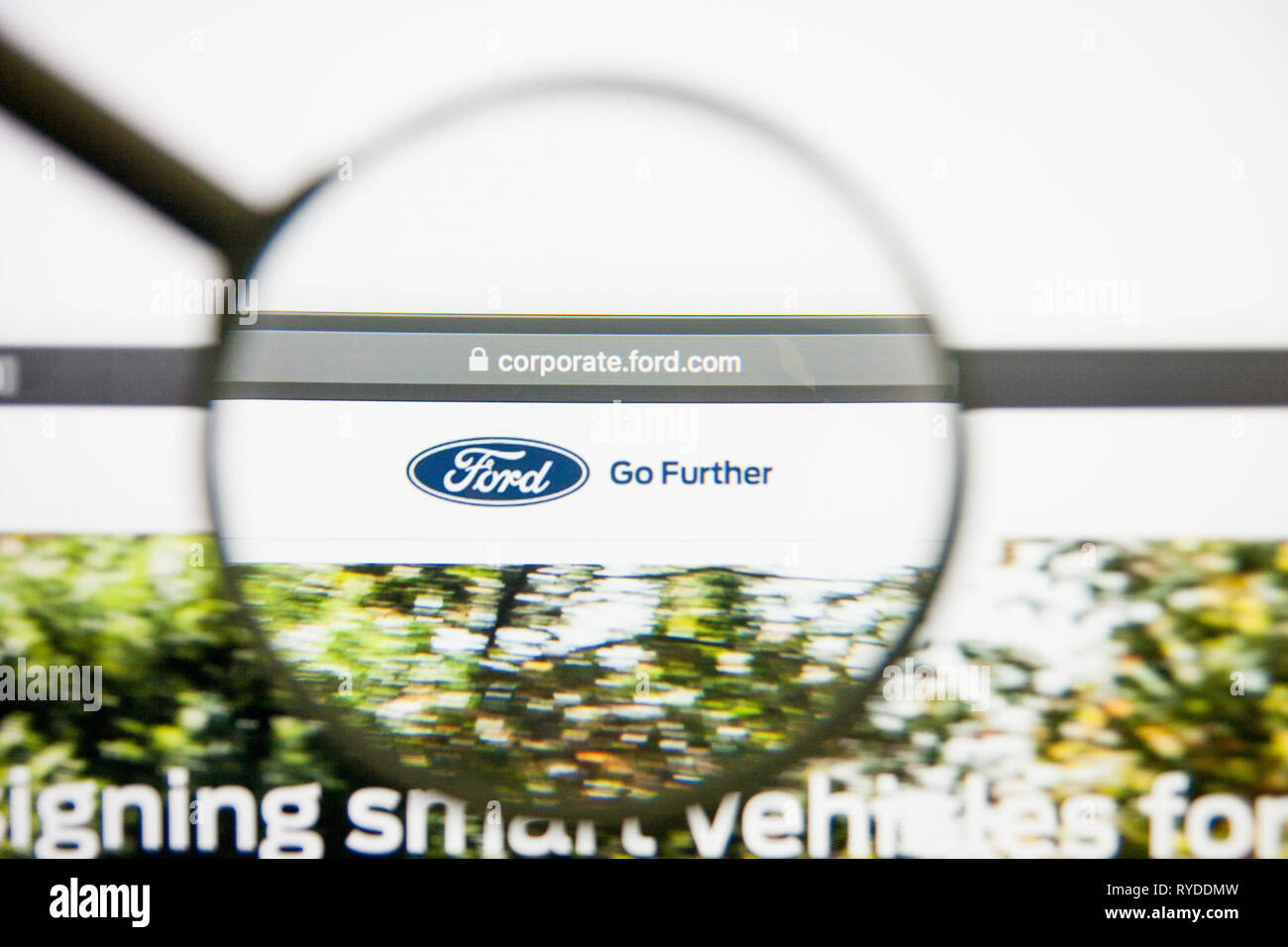 Los Angeles, Kalifornien, USA - 14. Februar 2019: Ford Motor Homepage. Ford Motor-Logo auf dem Bildschirm sichtbar. Stockfoto