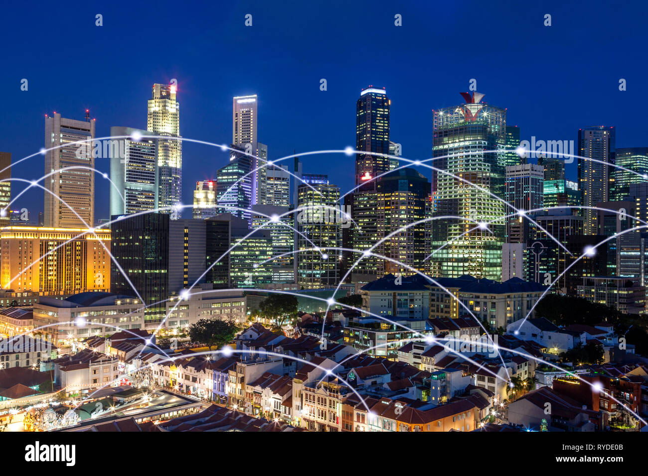 Singapore Downtown Finanzzentrum Skyline mit High Speed Networking Verbindung mit Business High-Tech-Konzept. Stockfoto