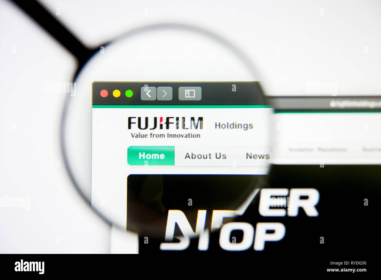 Los Angeles, Kalifornien, USA - 5. März 2019: Fujifilm Holdings Homepage. Fujifilm Holdings Logo sichtbar auf dem Display, Illustrative Stockfoto