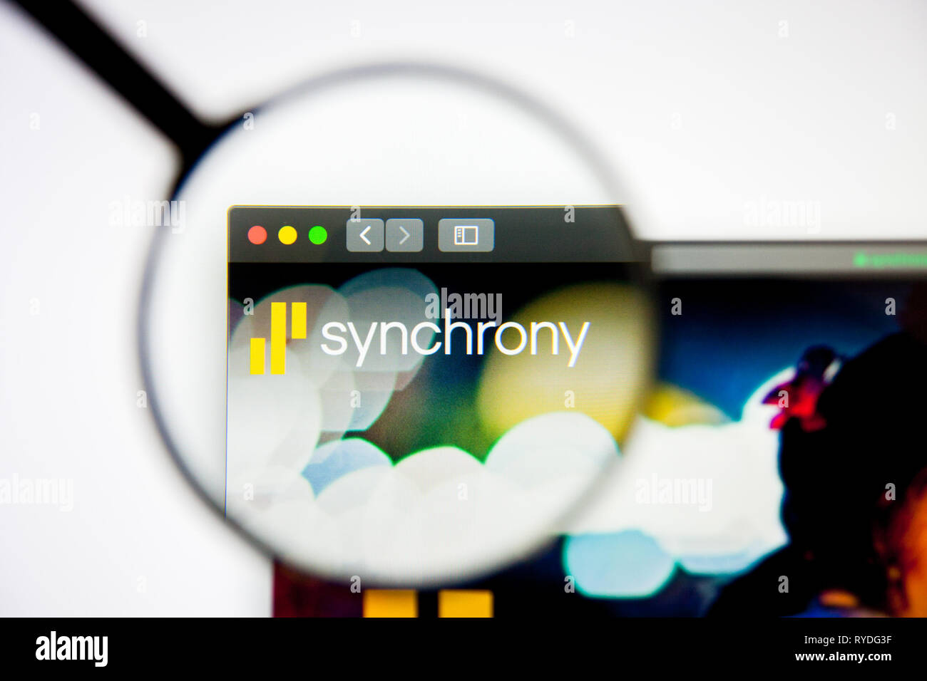 Los Angeles, Kalifornien, USA - 5. März 2019: Synchronie finanzielle Homepage. Synchronizität finanzielle Logo sichtbar auf dem Display, Illustrative Stockfoto